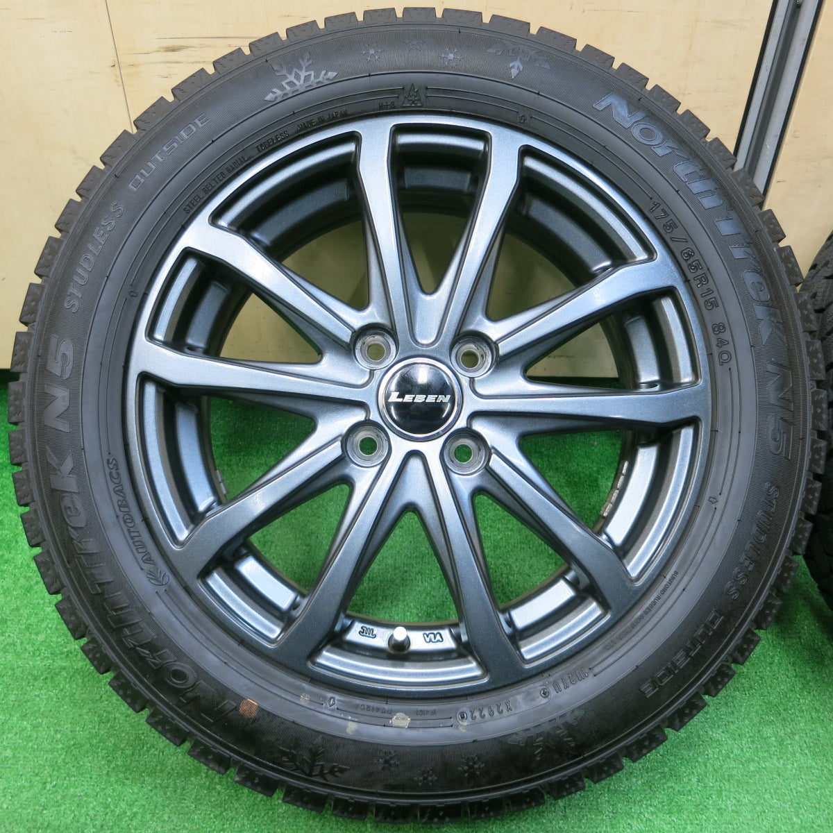 *送料無料*超バリ溝！22年！キレイ！ほぼ10分★スタッドレス 175/65R15 オートバックス ノーストレック N5 LEBEN レーベン 15インチ PCD100/4H★3112413イス