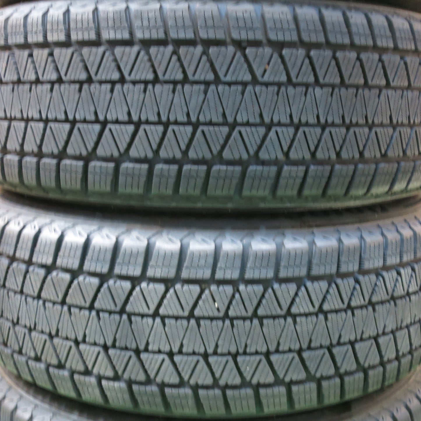 [送料無料]バリ溝！20年！キレイ！9.5分★スタッドレス 225/60R18 ブリヂストン ブリザック DM-V3 TOPRUN トップラン 18インチ PCD114.3/5H★3062801ヒス