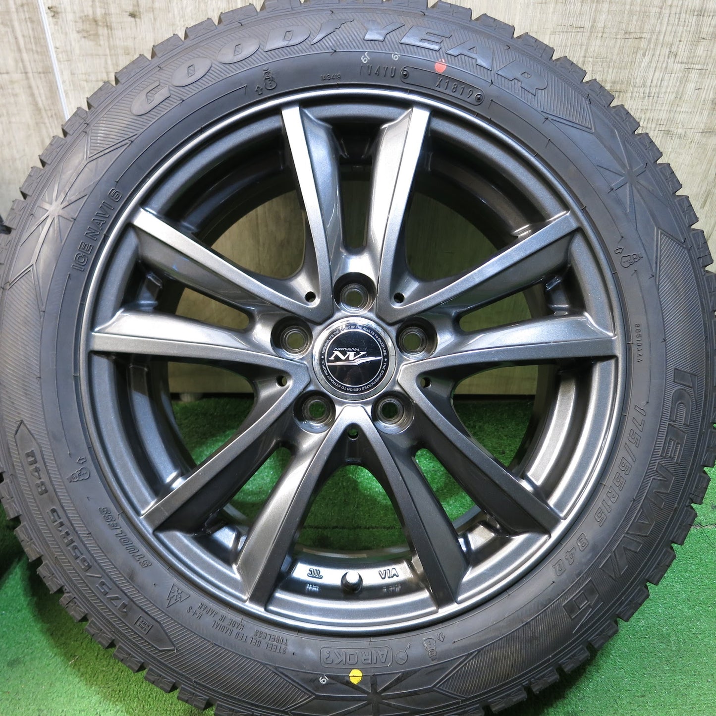[送料無料]超バリ溝！19年！キレイ！ほぼ10分★スタッドレス 175/65R15 グッドイヤー アイスナビ6 NIRVANA NV ニルバーナ 15インチ PCD100/5H★3062008Hス