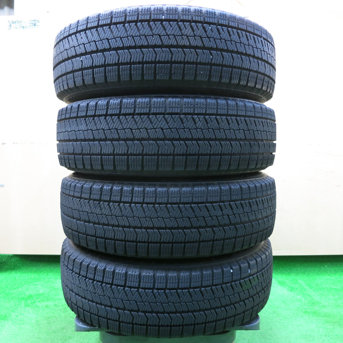 *送料無料*バリ溝！21年！キレイ！9分★スタッドレス 175/65R15 ブリヂストン ブリザック VRX2 TEAD テッド 15インチ PCD100/4H★3111710イス