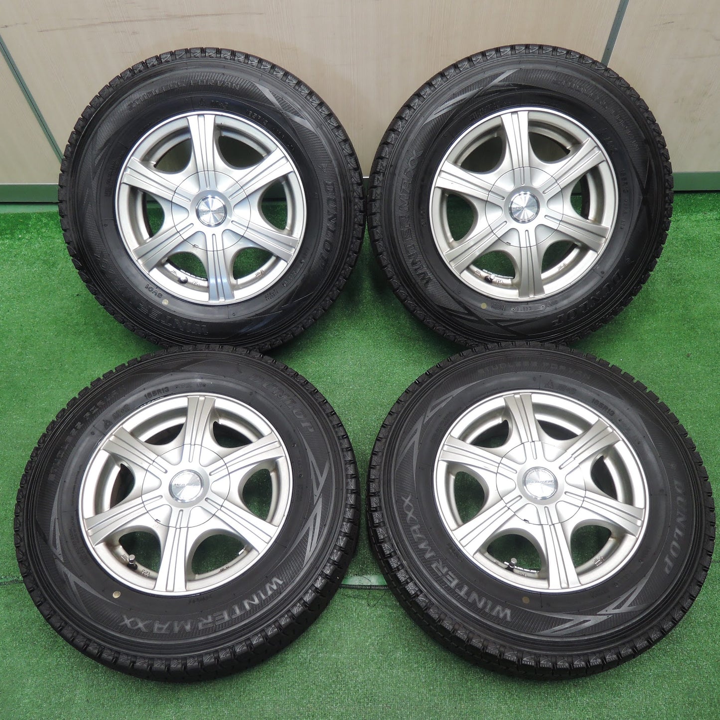 [送料無料]バリ溝！9.5分★スタッドレス 165R13 8PR ダンロップ ウインターマックス SV01 WAREN HOT STUFF ヴァーレン 13インチ PCD114.3/5H★3092402NJス