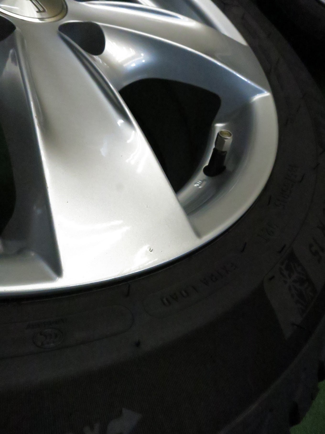 [送料無料]超バリ溝！20年！ほぼ10分★スタッドレス 185/65R15 AGA ミシュラン X-ICE SNOW 15インチ PCD100/5H★3010607Hス