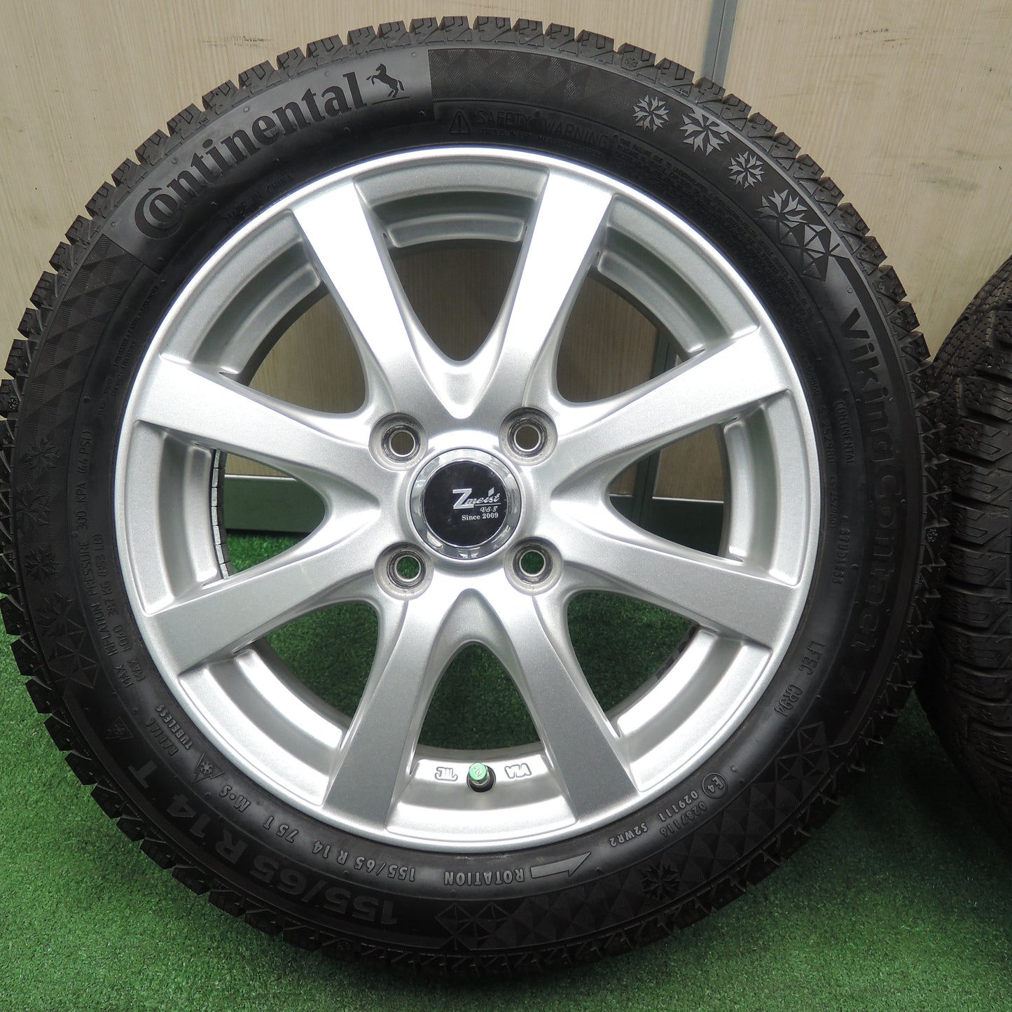 *送料無料*バリ溝！22年！キレイ！9.5分★スタッドレス 155/65R14 コンチネンタル バイキング コンタクト7 Zmeist VS-8 14インチ PCD100/4H★3112708TNス