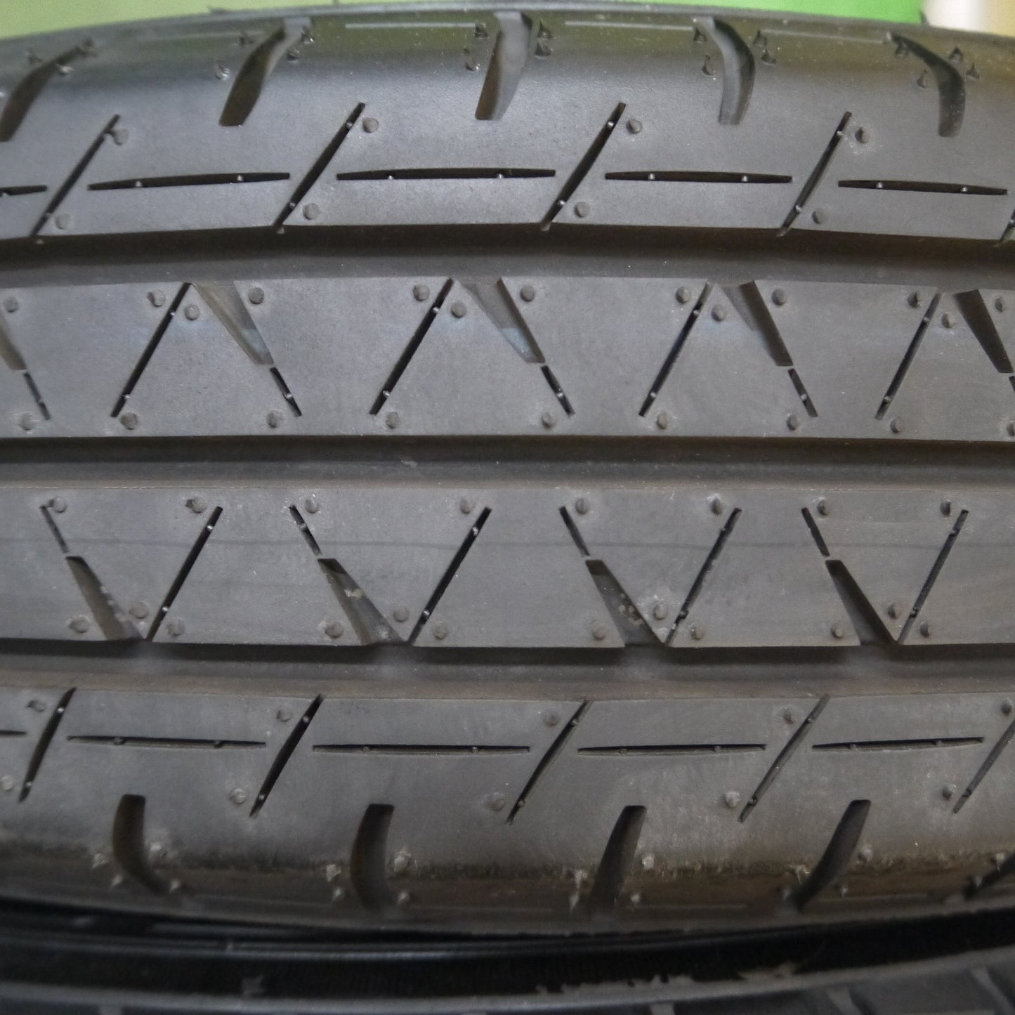 *送料無料*新車外し！23年★145/80R12 80/78N ヨコハマ BluEarth-Van RY55 タイヤ 12インチ 小型 トラック バン 等★3122709Hノタ