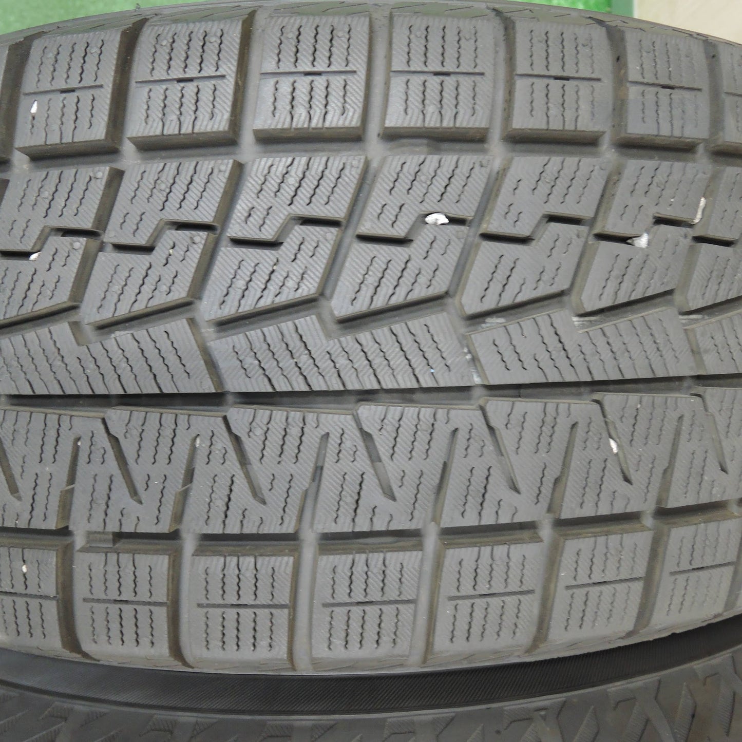 [送料無料]バリ溝！22年！ほぼ10分★スタッドレス 215/60R16 ヨコハマ アイスガード iG70 GMach 16インチ PCD114.3/5H★3112108TNス
