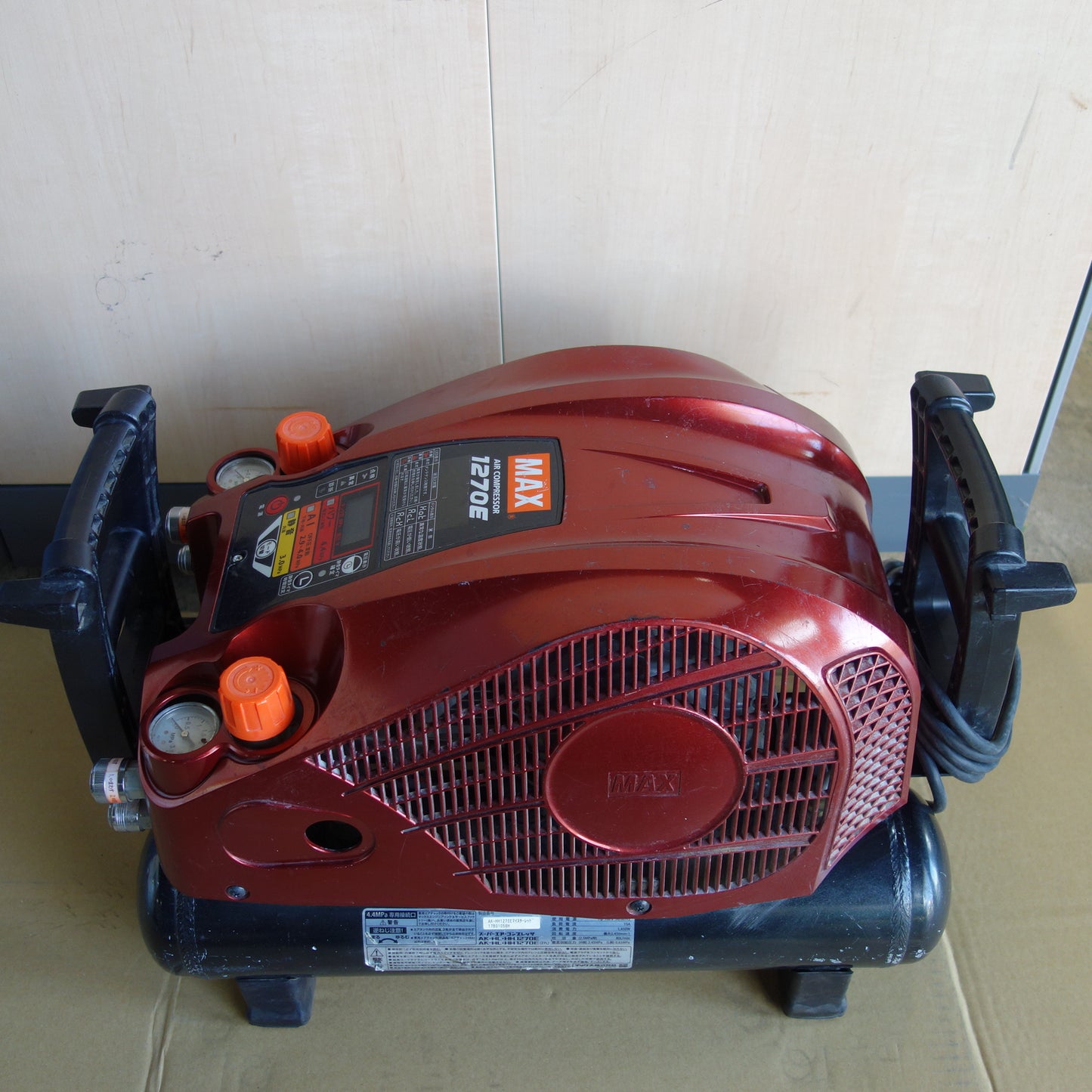 *送料無料*☆MAX エアー コンプレッサー AK-HH1270E エアー ツール 工具 マックス 現状品☆