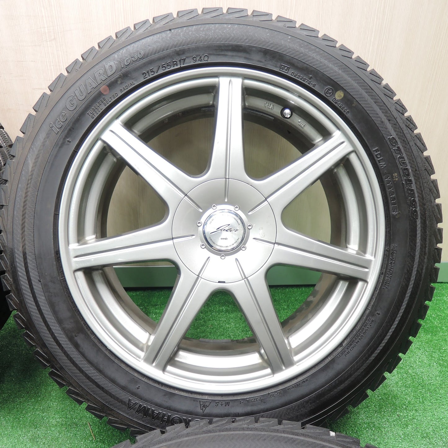 [送料無料]バリ溝！キレイ！9.5分★スタッドレス 215/55R17 ヨコハマ アイスガード iG30 JOKER weds ジョーカー 17インチ PCD100 114.3/5H マルチ★3101905TNス