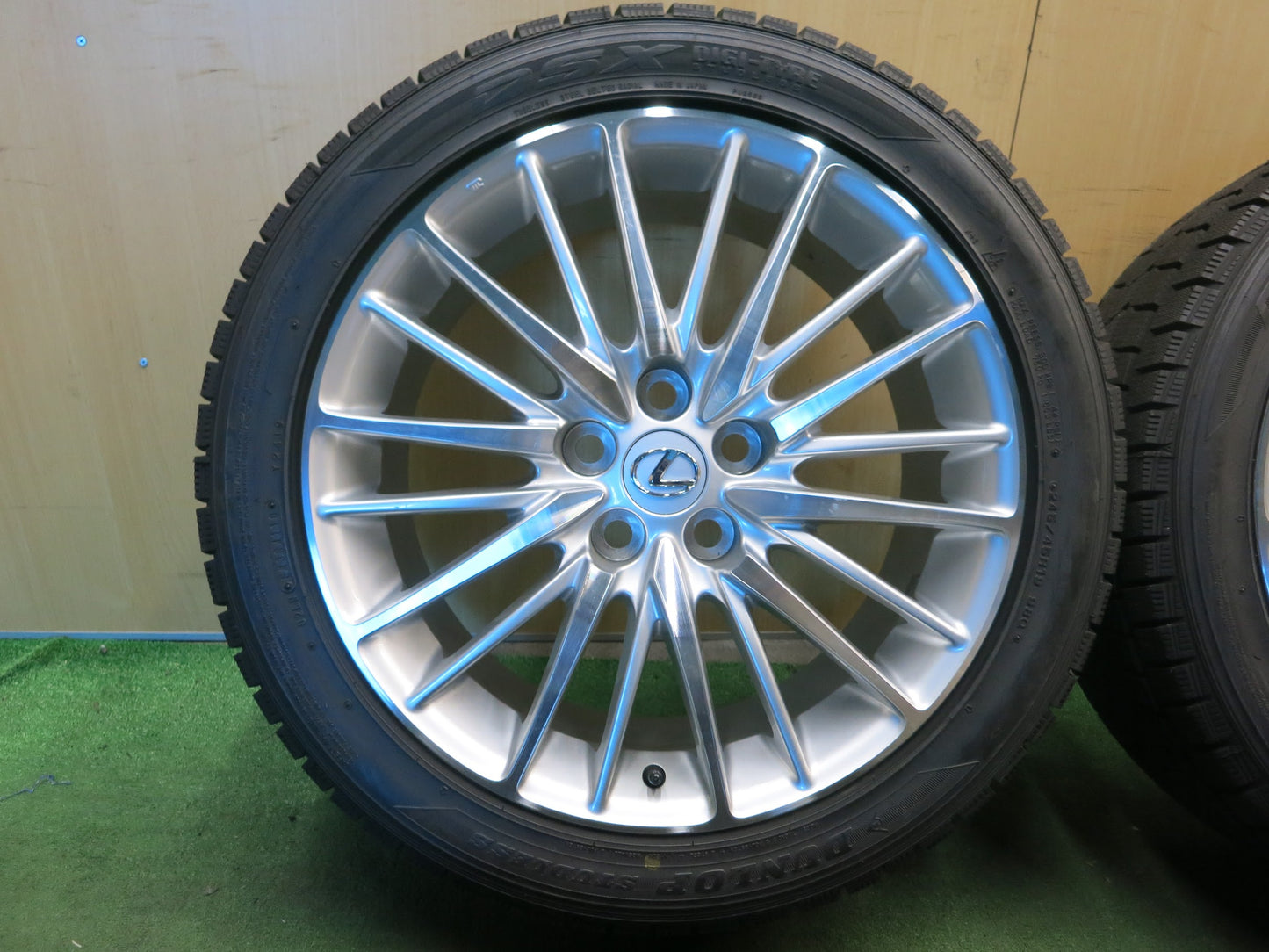[送料無料]超バリ溝！ほぼ10分★レクサス LS 純正 245/45R19 スタッドレス ダンロップ DSX 19インチ PCD120/5H★0111109ヨス