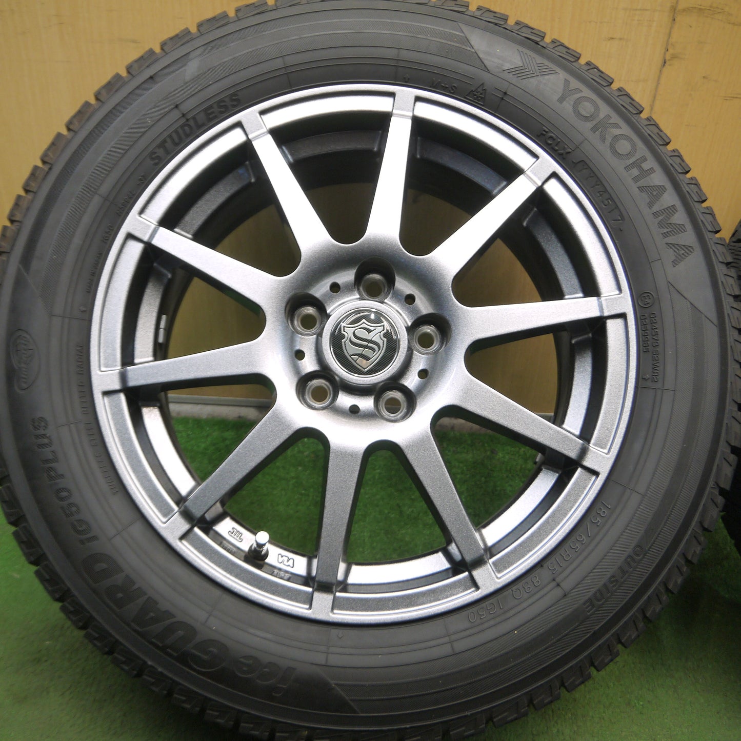 *送料無料*バリ溝！キレイ！9.5分★スタッドレス 185/65R15 ヨコハマ アイスガード iG50 プラス 社外 アルミ 15インチ PCD100/5H★3102505Hス