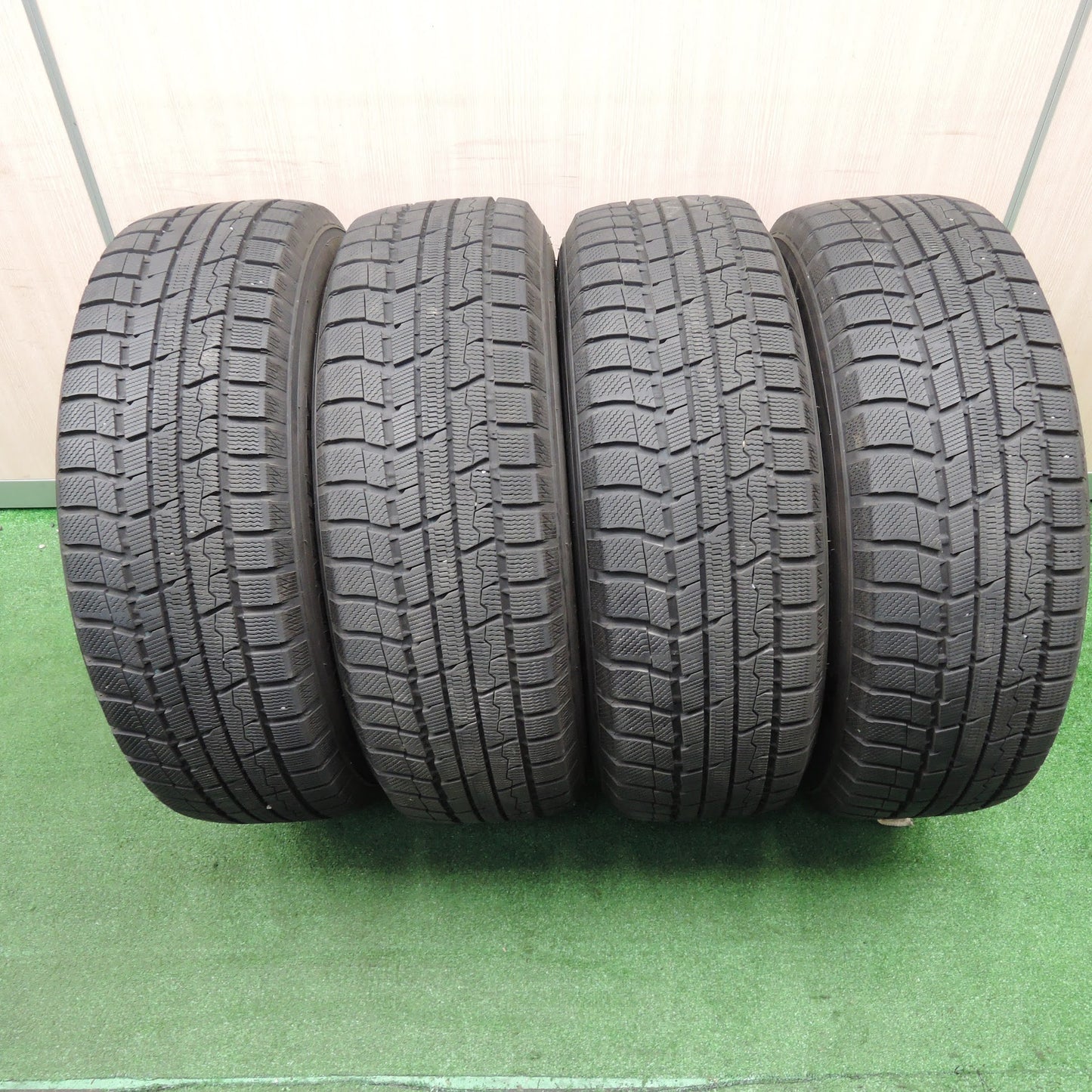[送料無料]バリ溝！キレイ！9.5分★スタッドレス 225/65R17 トーヨー ウインター トランパス TX WAREN HOT STUFF ヴァーレン 17インチ PCD114.3/5H★3111706TNス