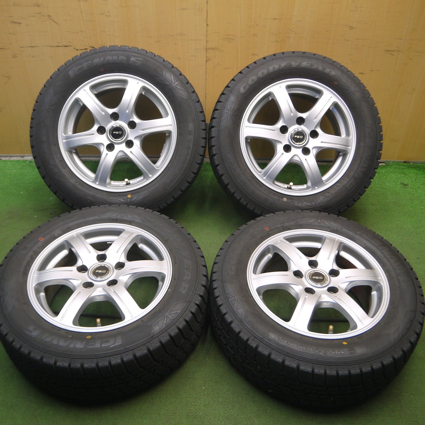 [送料無料]超バリ溝！キレイ！ほぼ10分★スタッドレス 195/65R15 グッドイヤー アイスナビ6 FEID 15インチ PCD114.3/5H★3111305Hス