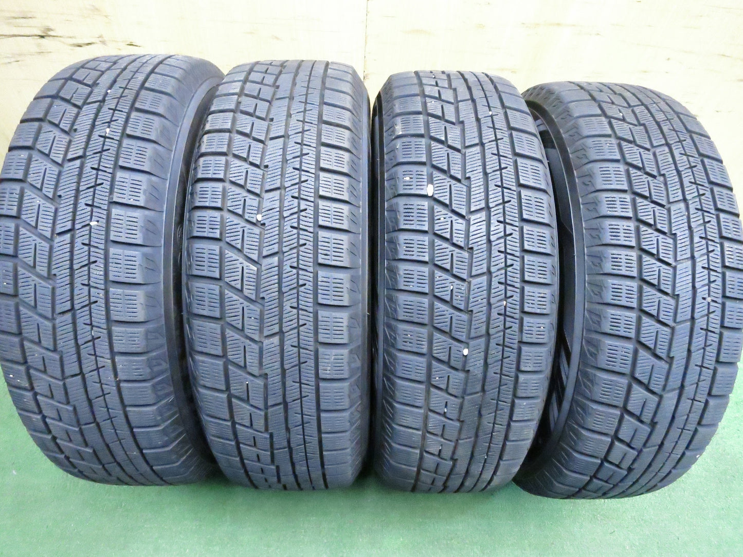 [送料無料]バリ溝！9分★スタッドレス 195/65R15 ヨコハマ アイスガード iG60 GRASS グラス 15インチ PCD114.3/5H★3020301Hス