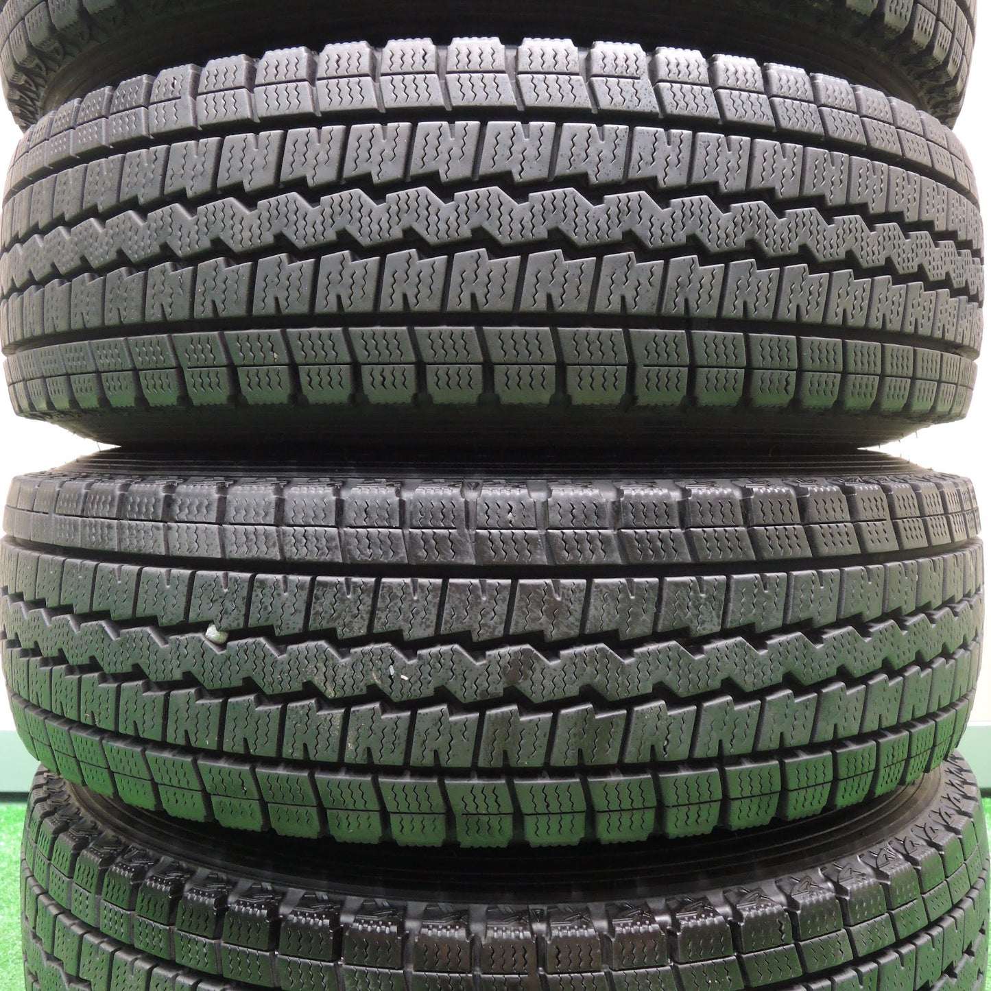 [送料無料]バリ溝！キレイ！9.5分★スタッドレス 165R13 6PR ダンロップ ウインターマックス SV01 JOKER weds ジョーカー 13インチ PCD100/4H★3081706NJス