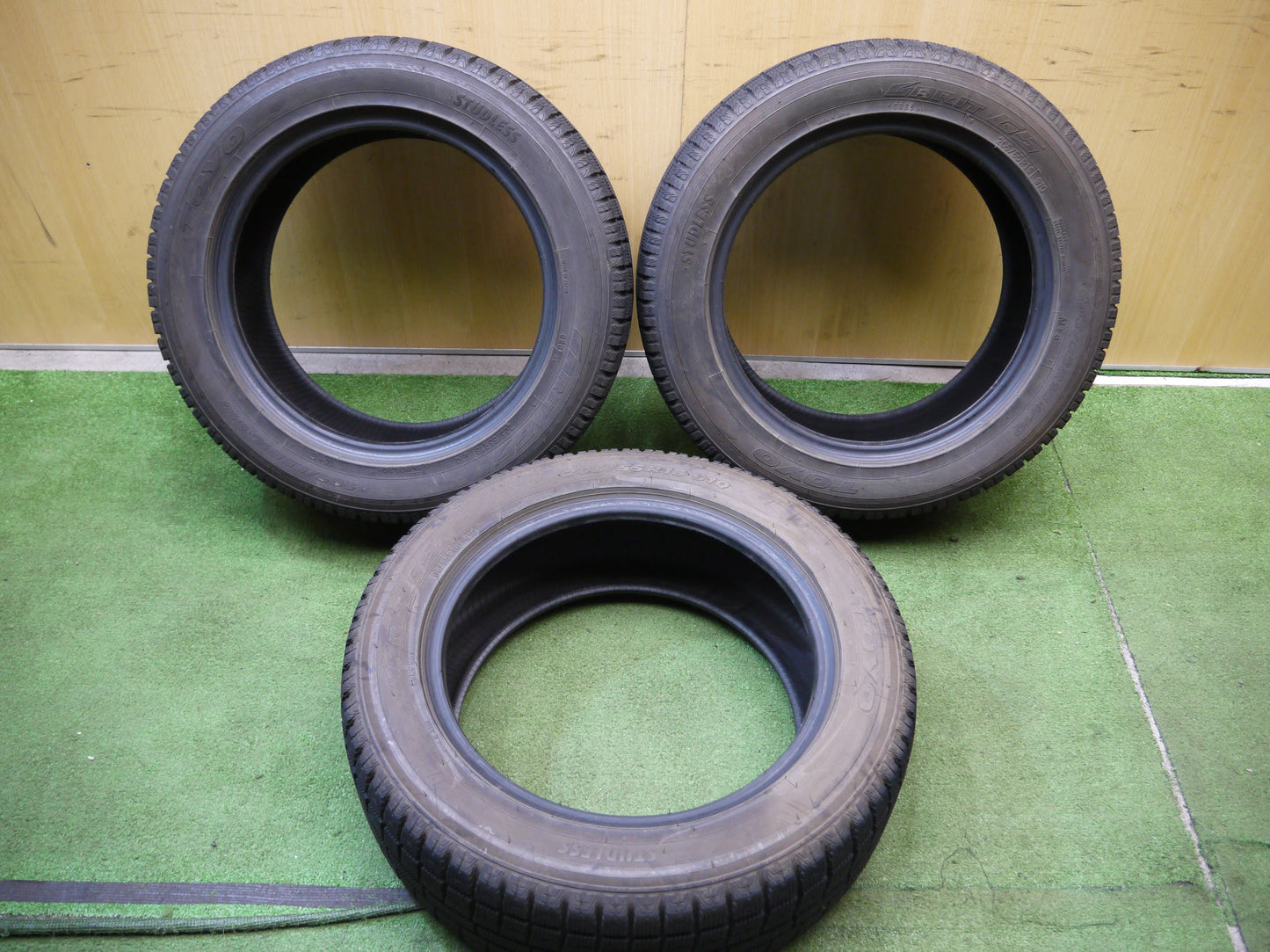 [送料無料]バリ溝！19年！9.5分★スタッドレス 205/55R16 トーヨー ガリット G5 タイヤ 16インチ ノア ヴォクシー レガシィ インプレッサ 等★2050306クスタ
