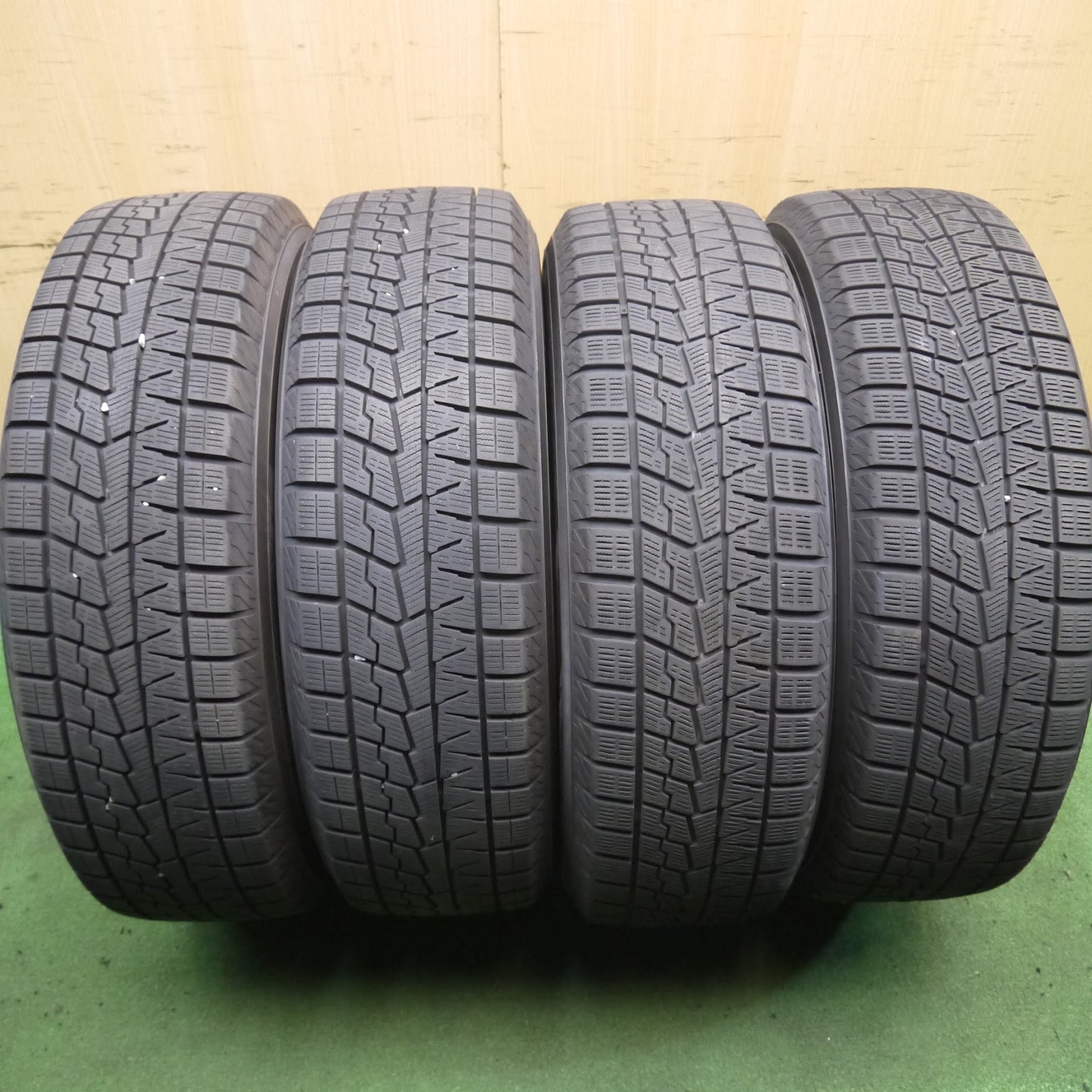 [送料無料]バリ溝！22年！キレイ！ほぼ10分★ベンツ EQA W243 H243 純正 215/60R18 スタッドレス ヨコハマ アイスガード iG70 18インチ PCD112/5H★3070705Hス