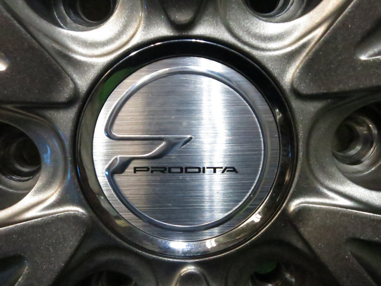 [送料無料]バリ溝！20年！キレイ！9.5分★ハイエース 等 195/80R15 107/105L スタッドレス ヨコハマ iG91 PRODITA プロディータ PCD139.7/6H★3020607Hス
