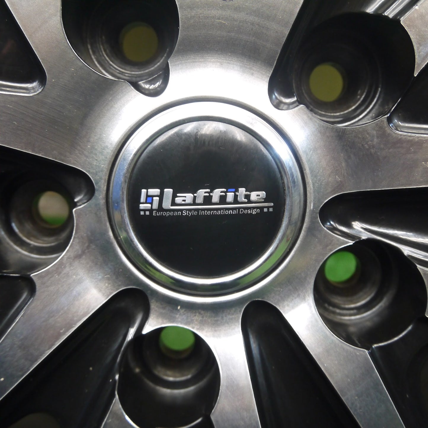 [送料無料]バリ溝！19年！キレイ！ほぼ10分★スタッドレス 195/65R15 グッドイヤー アイスナビ6 Laffite ラフィット 15インチ PCD114.3/5H★3071201Hス