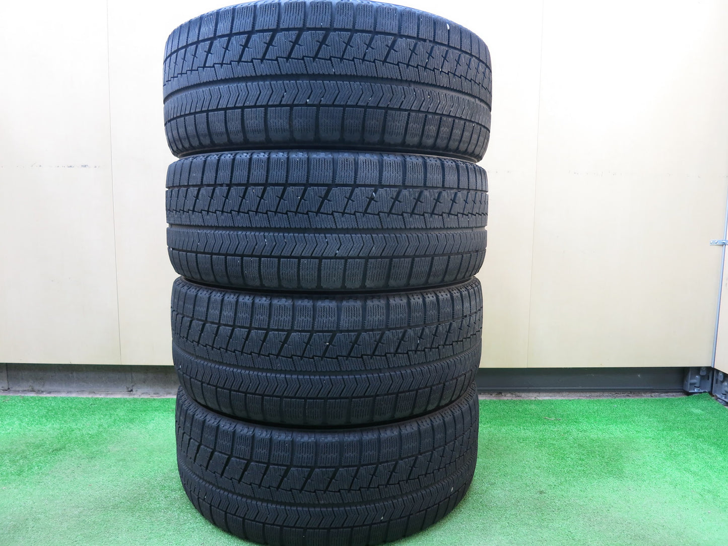 [送料無料]キレイ★スタッドレス 215/50R17 ブリヂストン ブリザック VRX ECO FORME エコフォルム 17インチ PCD114.3/5H★3011806ヒス