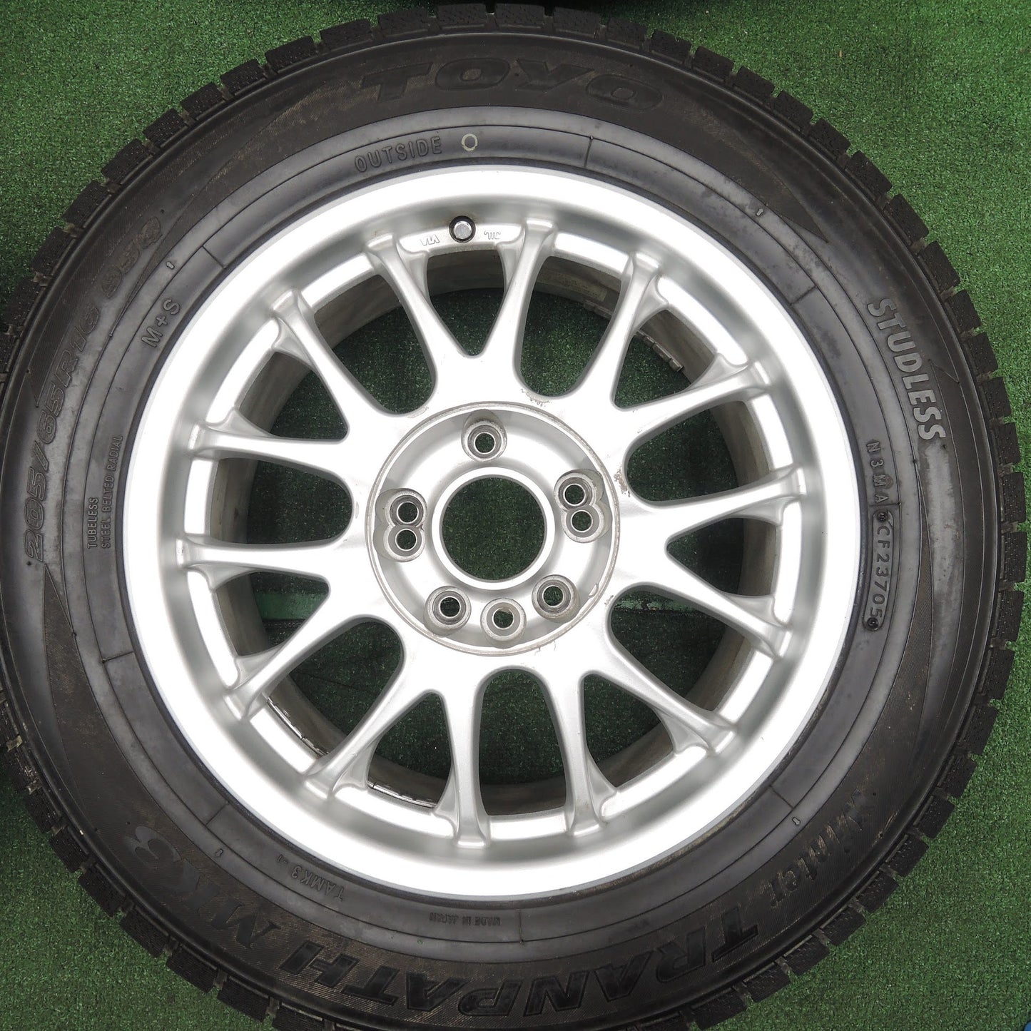 [送料無料]バリ溝！9.5分★トヨタ KOSEI 光生 205/65R16 スタッドレス トーヨー ウインタートランパス MK3 16インチ 114.3/4H 5H マルチ★3110504TNノ