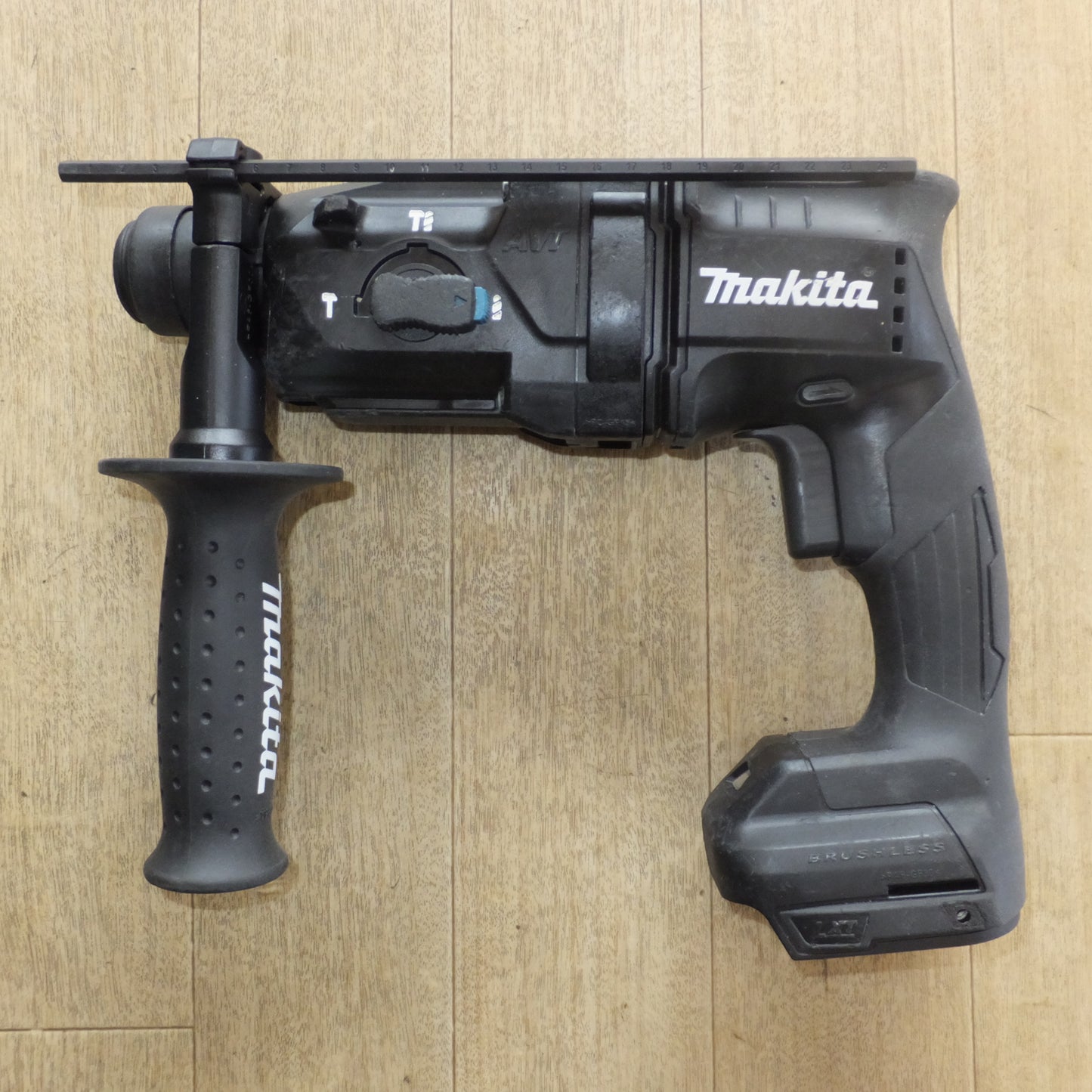 [送料無料]★マキタ makita 18mm 充電式ハンマドリル HR182DRGXB 18V★