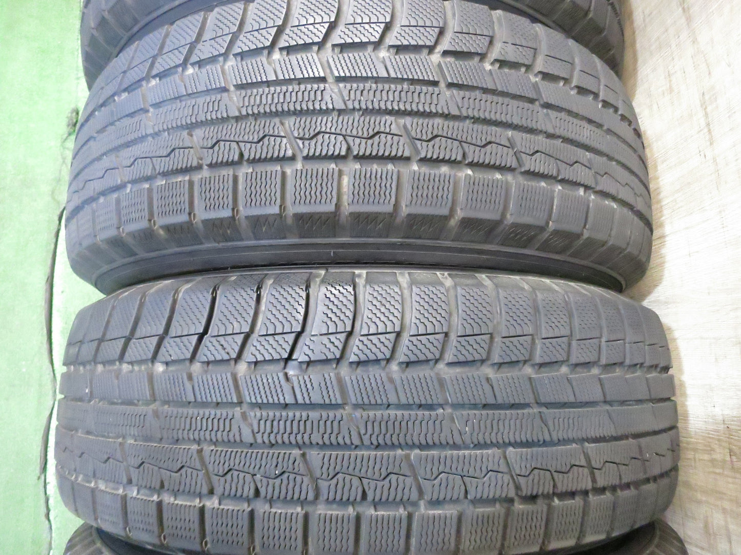 [送料無料]バリ溝！キレイ！9.5分★スタッドレス 225/65R17 トーヨー ウインター トランパス TX SIBILLA NEXT C5 シビラ 17インチ PCD114.3/5H★3022102Hス