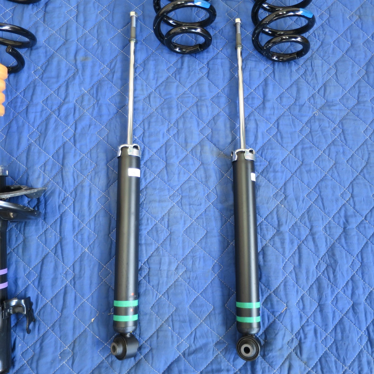 送料無料] 新車外し☆トヨタ 20系 アルファード 純正 サスペンション