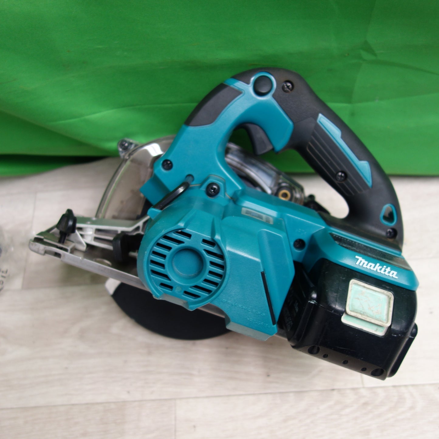 [送料無料] 付属品付き！キレイ☆マキタ 150mm 充電式 チップソーカッタ CS553D 電動 工具 切断機 makita☆
