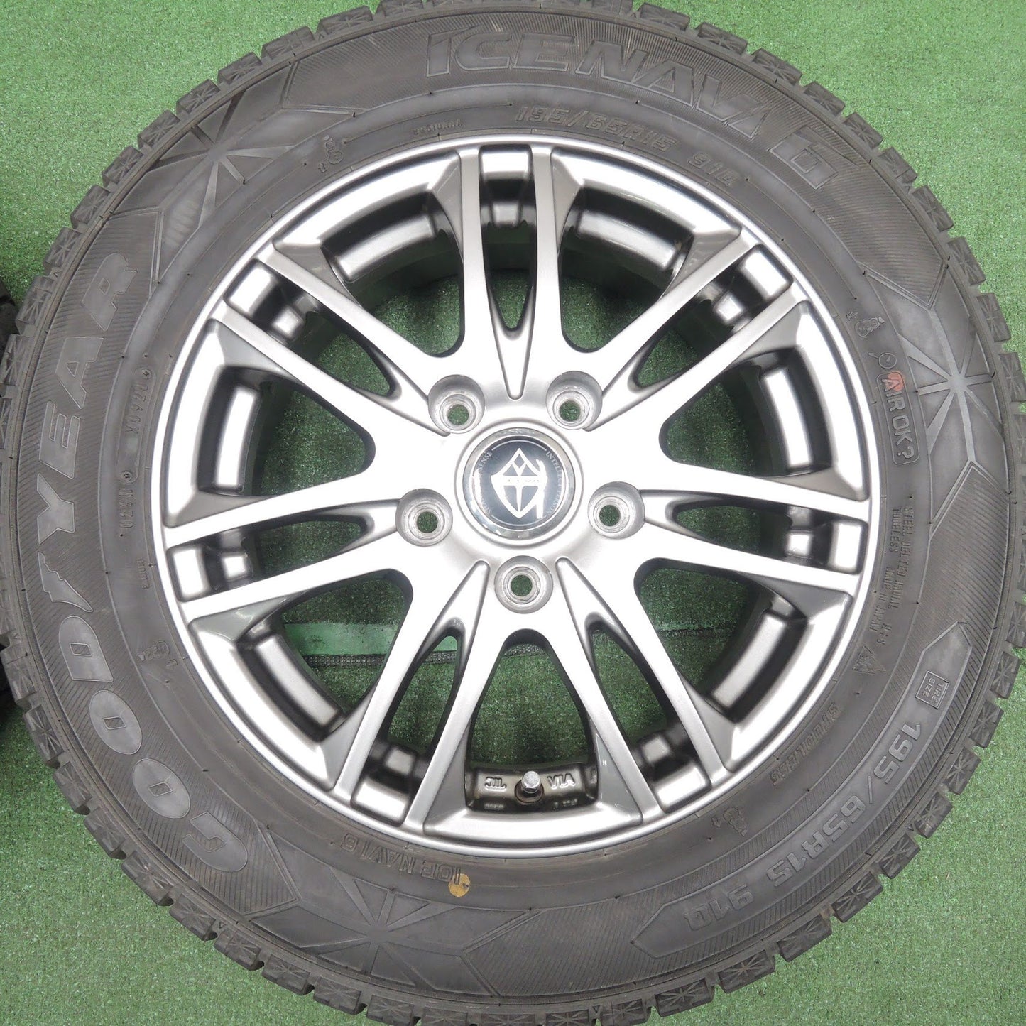 [送料無料] バリ溝！20年！キレイ！9分★スタッドレス 195/65R15 グッドイヤー アイスナビ6 VELVA ヴェルヴァ PCD114.3/5H★3120207HAス