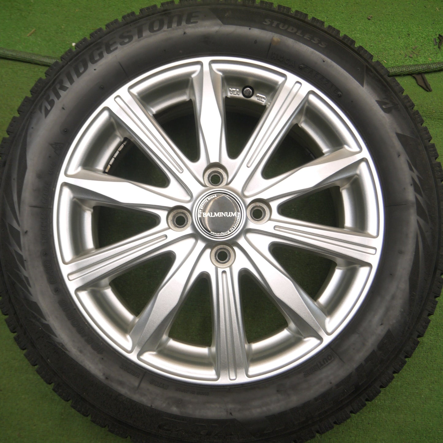 *送料無料* バリ溝！キレイ！9分★スタッドレス 185/60R15 ブリヂストン ブリザック VRX2 BALMINUM バルミナ 15インチ PCD100/4H★4022103Hス