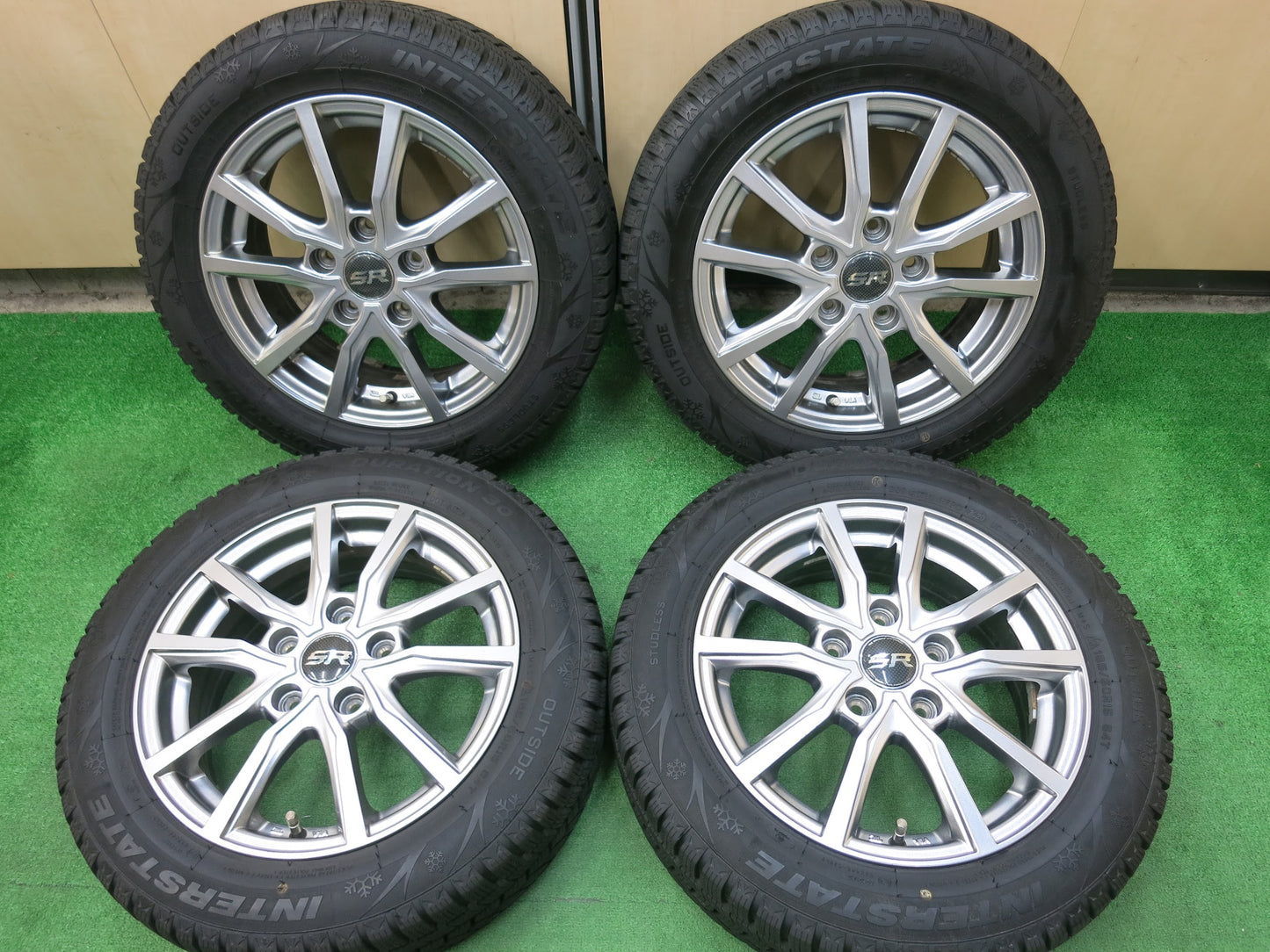 [送料無料]バリ溝！20年！綺麗！9.5分★スタッドレス 185/60R15 インターステート デュレーション30 STRANGER ストレンジャー 15インチ PCD114.3/5H★3020102ヒス