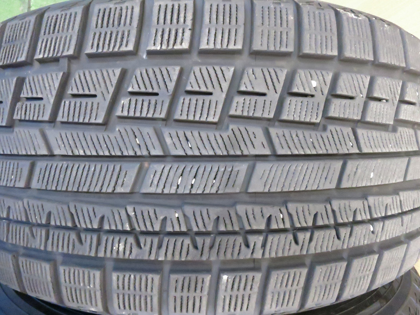 [送料無料]バリ溝！19年！9.5分★スタッドレス 245/40R19 ヨコハマ アイスガード iG60 タイヤ 19インチ ベンツ アウディ BMW スカイライン 等★3011009Hスタ