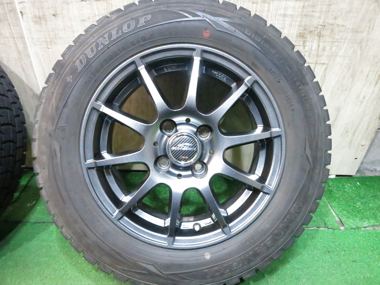 [送料無料]バリ溝！キレイ！9分★スタッドレス 175/70R14 ダンロップ ウインターマックス WM01 SCHNEIDER ATECH シュナイダー 14インチ PCD100/4H★3020807Hス