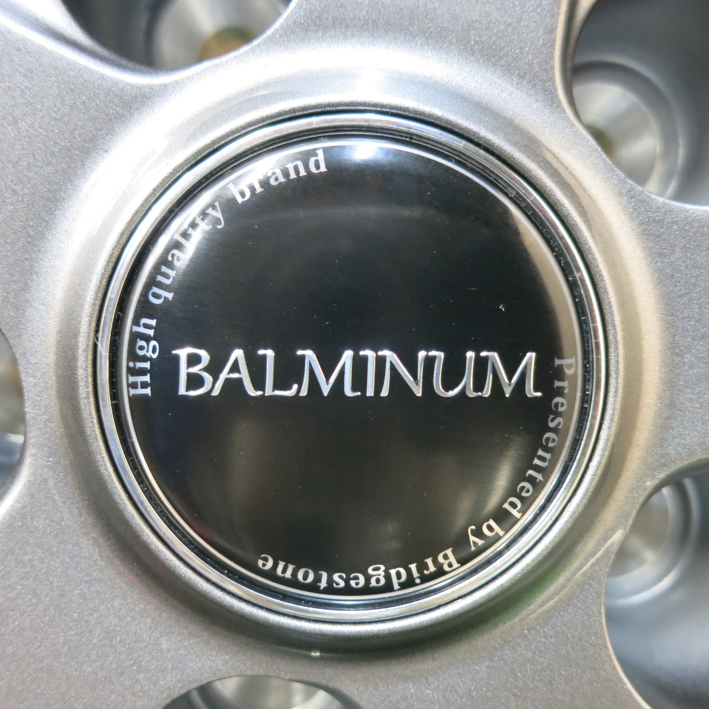[送料無料]未使用！21年★スタッドレス 225/60R18 ブリヂストン ブリザック DM-V3 BALMINUM バルミナ 18インチ PCD114.3/5H★3032502ヒス
