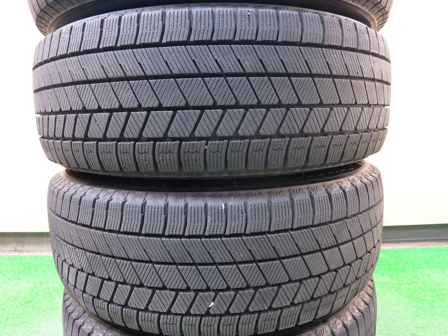 [送料無料]バリ溝！21年！美品！ほぼ10分★スタッドレス 225/60R17 ブリヂストン ブリザック VRX3 Precious HM-3 プレシャス 17インチ PCD114.3/5H★2121906ヒス