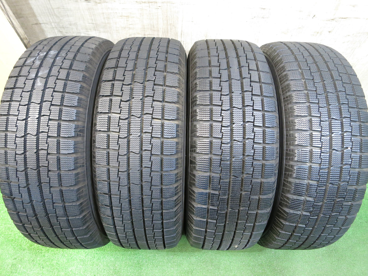 [送料無料]バリ溝！18年！キレイ！ほぼ10分★トヨタ 60系 ヴォクシー 純正 195/65R15 スタッドレス ice FRONTAGE アイスフロンテージ PCD114.3/5H★2111804Hス