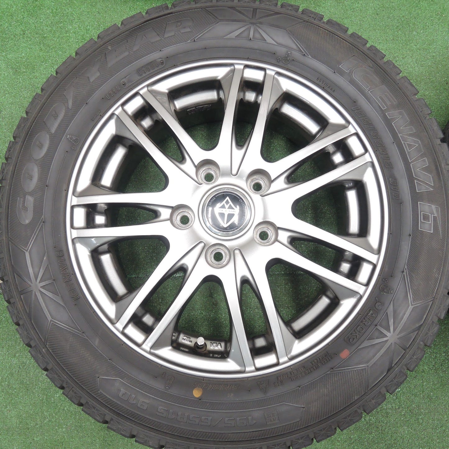 [送料無料] バリ溝！20年！キレイ！9分★スタッドレス 195/65R15 グッドイヤー アイスナビ6 VELVA ヴェルヴァ PCD114.3/5H★3120207HAス
