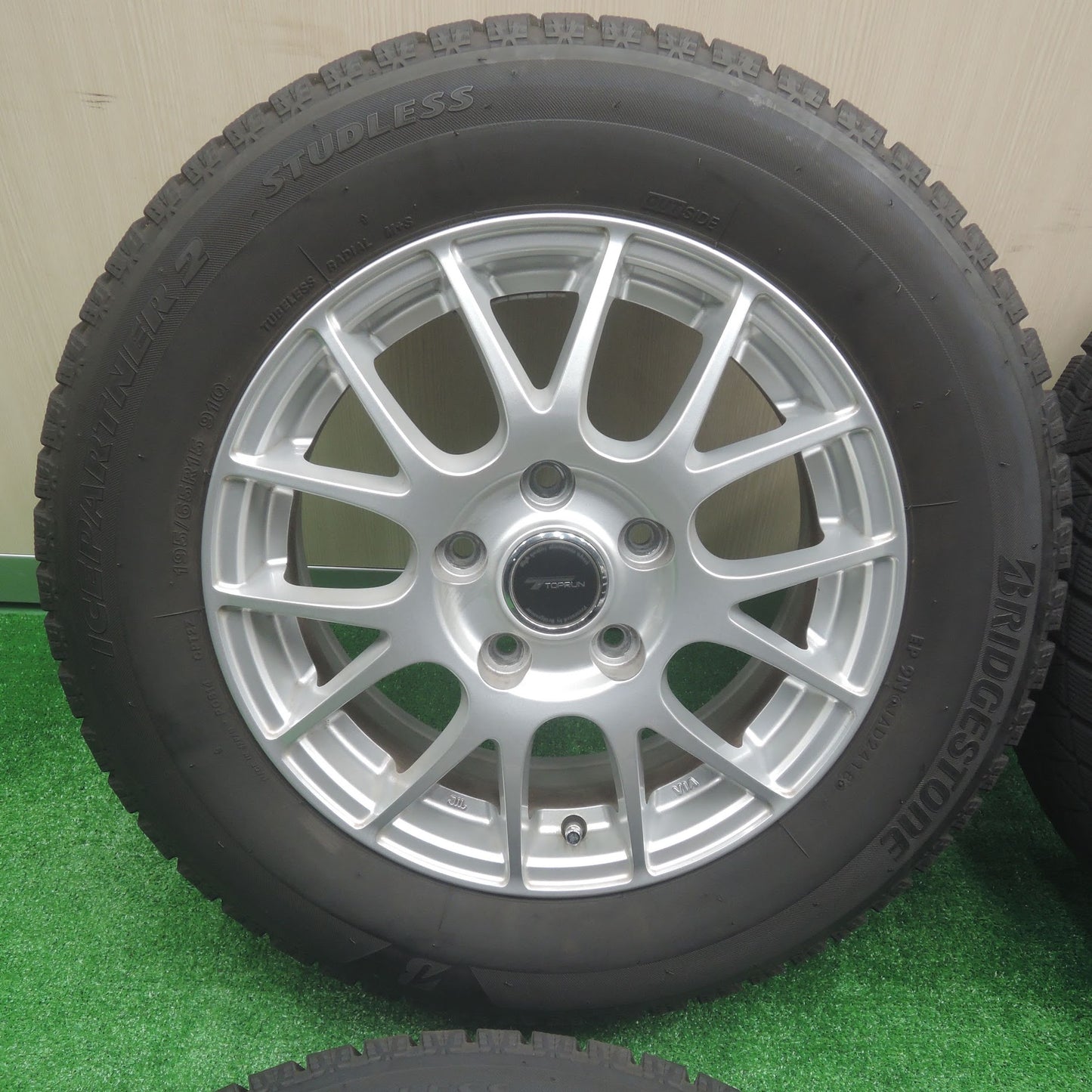 [送料無料]バリ溝！キレイ！9.5分★スタッドレス 195/65R15 ブリヂストン アイスパートナー2 TOPRUN トップラン 15インチ PCD114.3/5H★3071001SYス