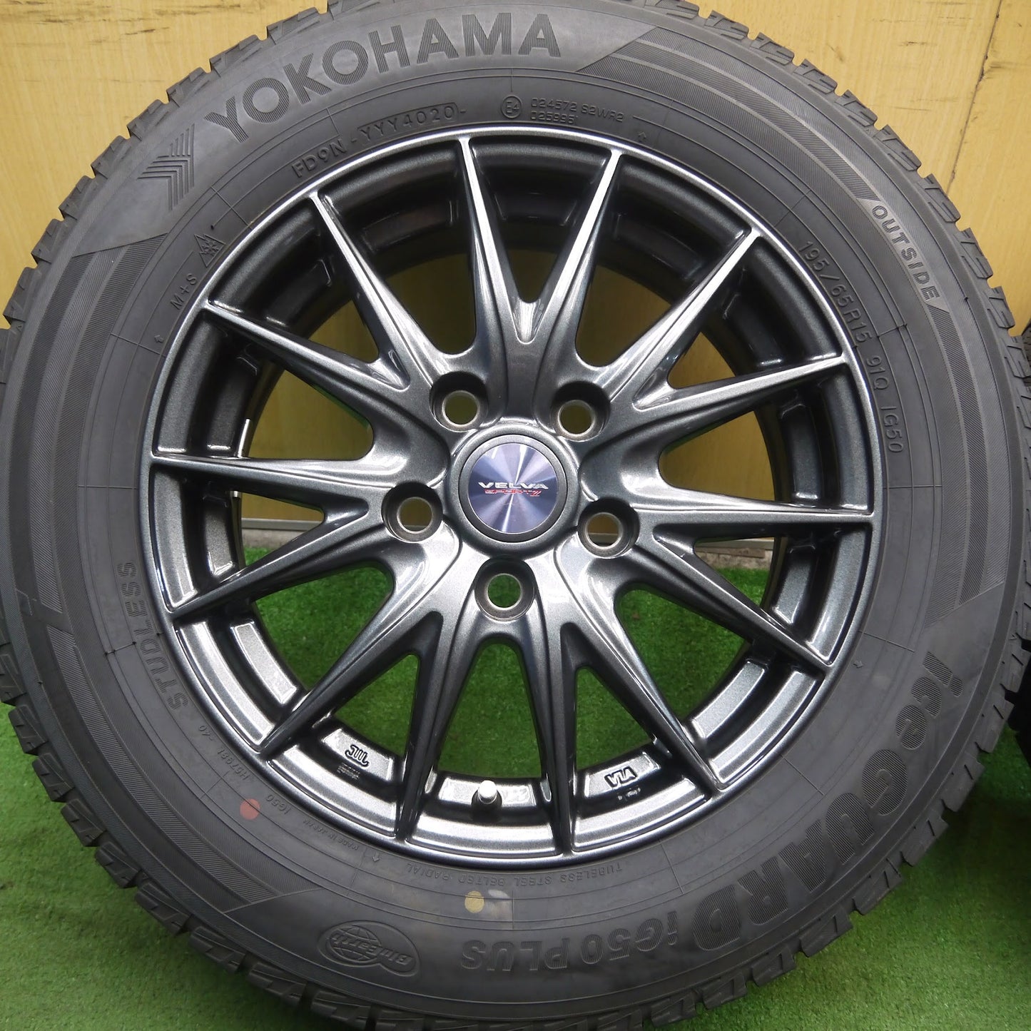 [送料無料]バリ溝！20年！綺麗！9.5分★スタッドレス 195/65R15 ヨコハマ アイスガード iG50 プラス VELVA SPORTZ ヴェルヴァ 15インチ PCD114.3/5H★3071002Hス