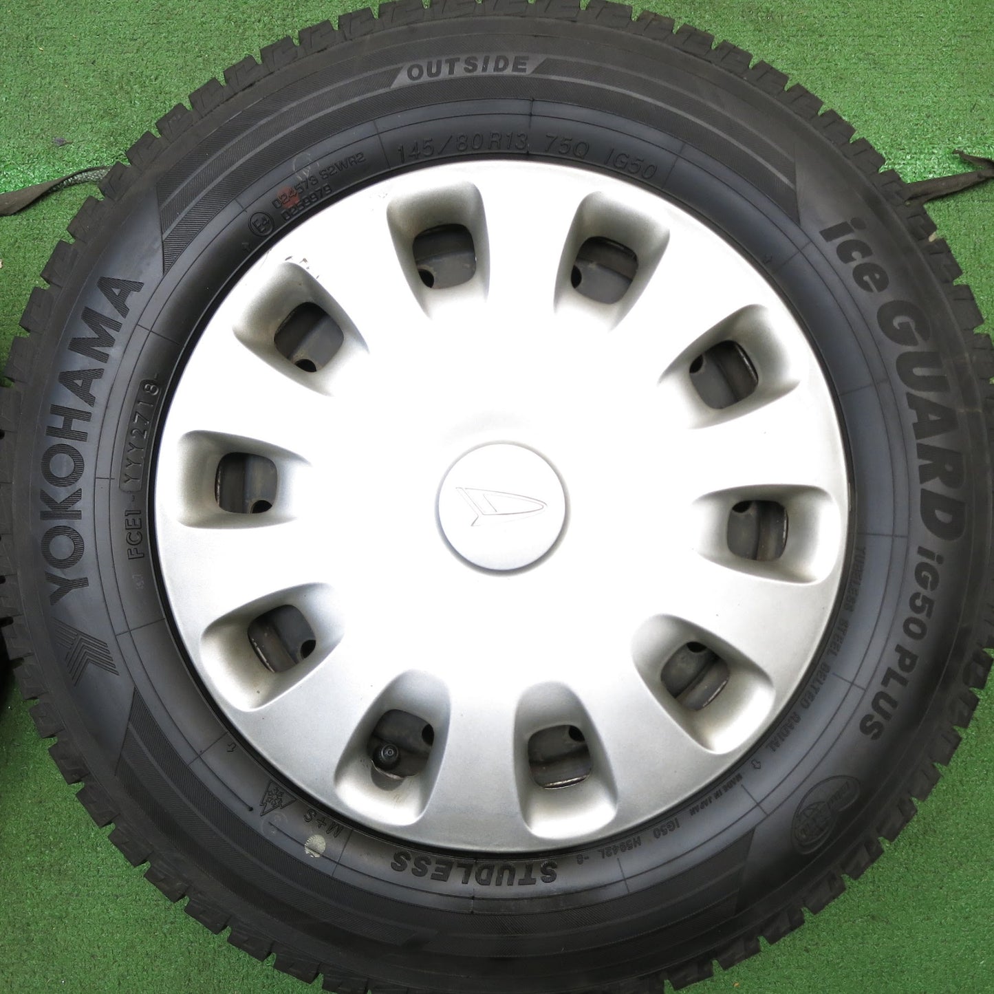 [送料無料]バリ溝！ほぼ10分★ダイハツ タント 純正 スチール 145/80R13 スタッドレス ヨコハマ アイスガード iG50 プラス 13インチ PCD100/4H★3041003Hス