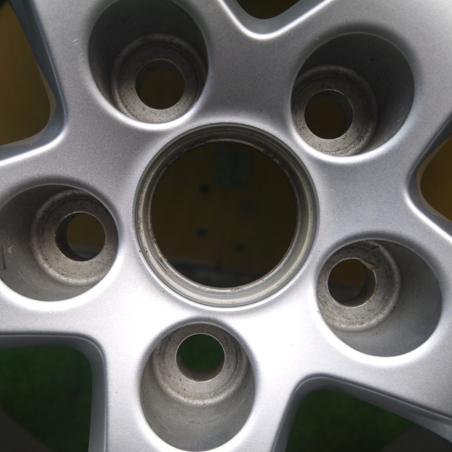 [送料無料]超バリ溝！19年！9.5分以上★トヨタ 30系 アルファード 純正 215/65R16 スタッドレス グッドイヤー アイスナビ6 16インチ PCD114.3/5H★3083004Hス