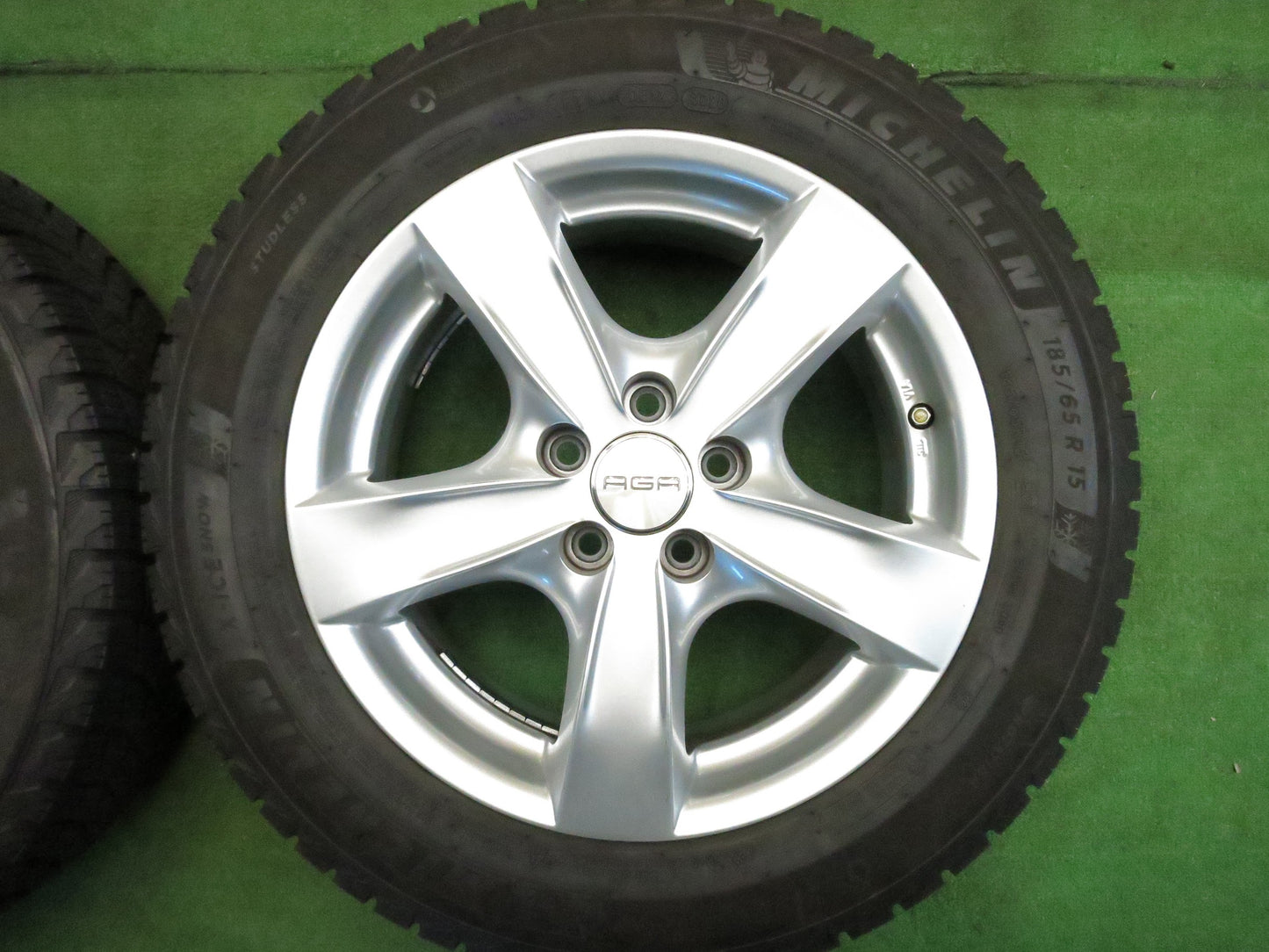 [送料無料]超バリ溝！20年！ほぼ10分★スタッドレス 185/65R15 AGA ミシュラン X-ICE SNOW 15インチ PCD100/5H★3010607Hス