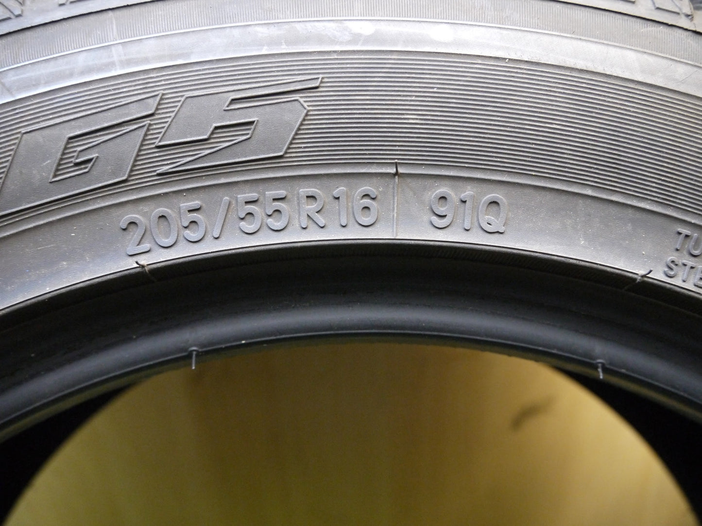[送料無料]バリ溝！19年！9.5分★スタッドレス 205/55R16 トーヨー ガリット G5 タイヤ 16インチ ノア ヴォクシー レガシィ インプレッサ 等★2050306クスタ