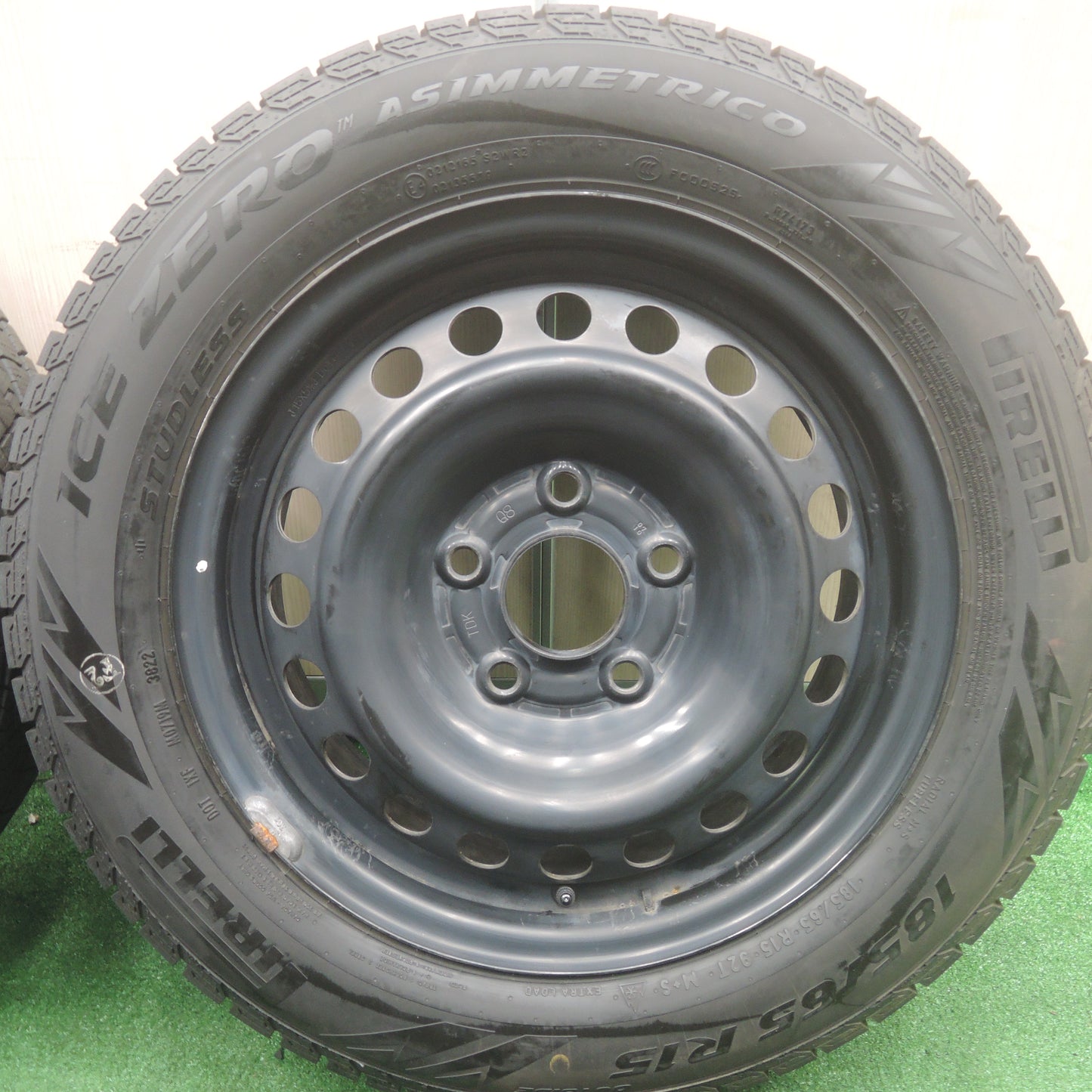 *送料無料*バリ溝！22年！9.5分★ホンダ フリード 純正 スチール 185/65R15 スタッドレス ピレリ ゼロ アイスアシンメトリコ PCD114.3/5H★3111810HAス