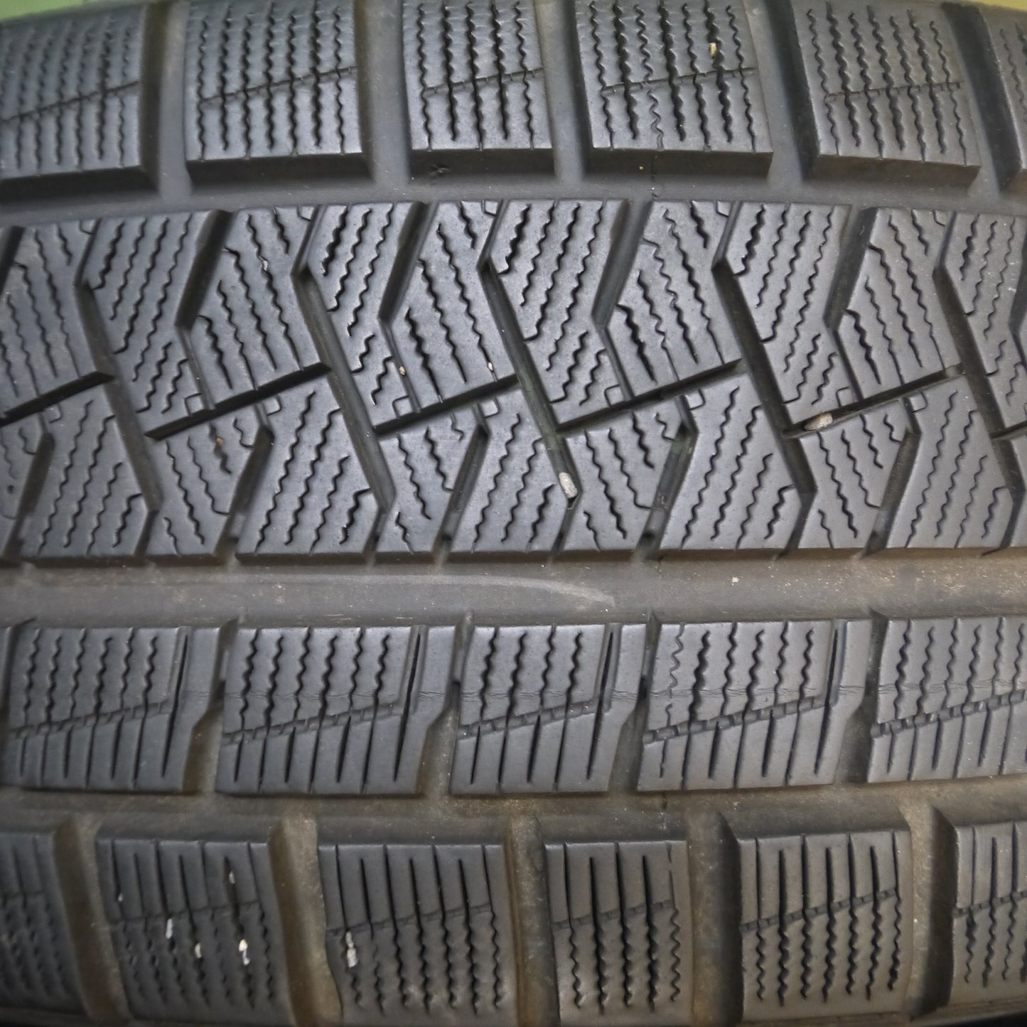 *送料無料*バリ溝！キレイ！9分★スタッドレス 225/60R18 ピレリ アイスアシンメトリコ BRANDLE-LINE 18インチ PCD114.3/5H★3120403Hス