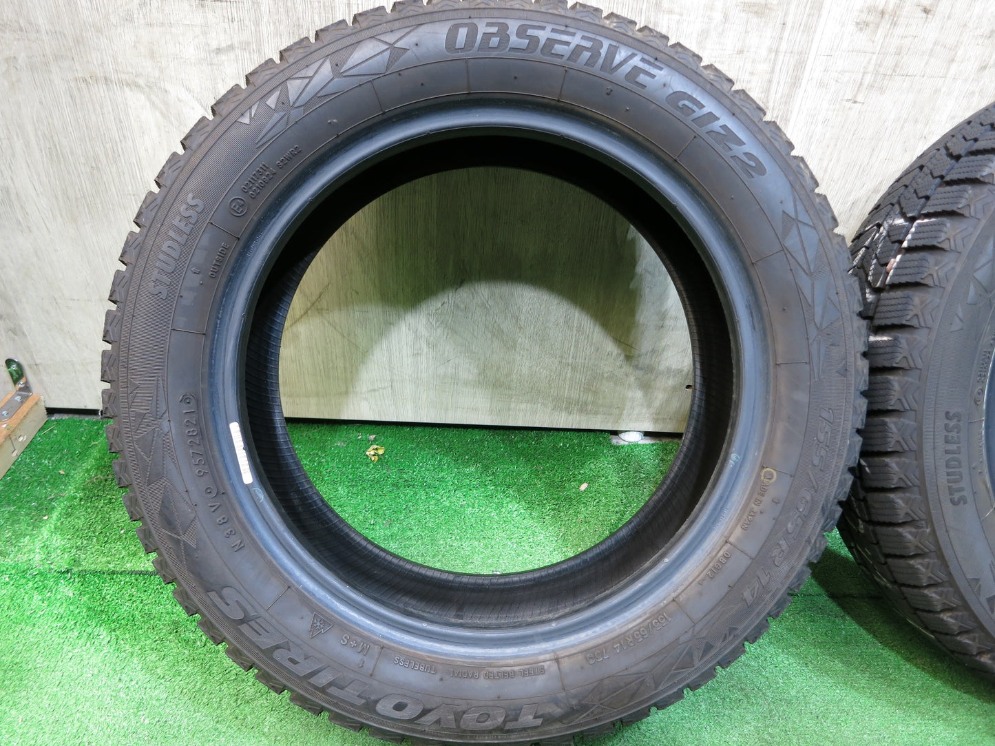 [送料無料]バリ溝！21年！ほぼ10分★スタッドレス 155/65R14 トーヨー オブザーブ GIZ2 タイヤ 14インチ スペーシア ワゴンR アルト ムーブ 等★2103103Hスタ