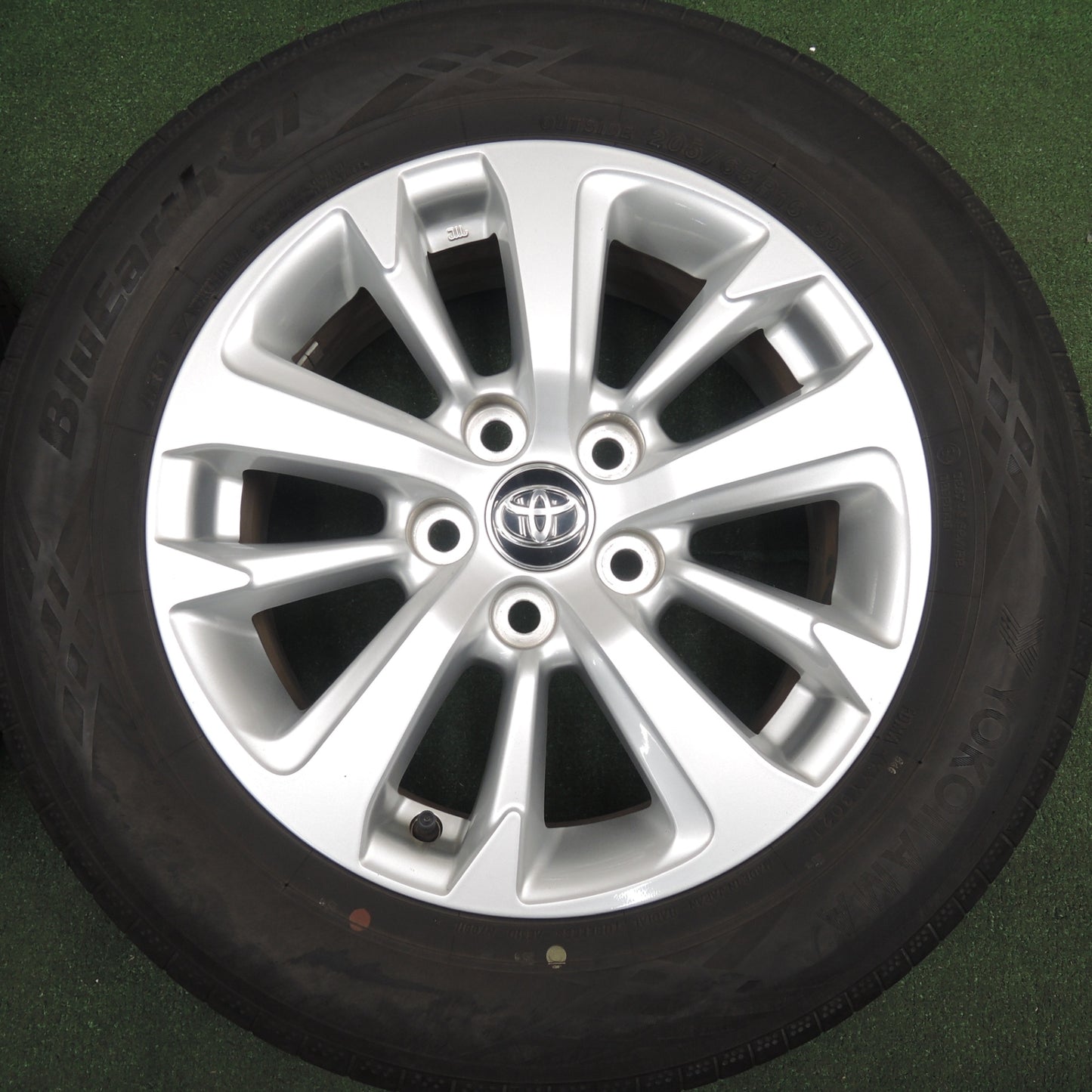 *送料無料* 4本価格！21年★トヨタ ヤリスクロス Gグレード 純正 205/65R16 ヨコハマ BluEarth-GT 16インチ PCD114.3/5H★4020312HAノ