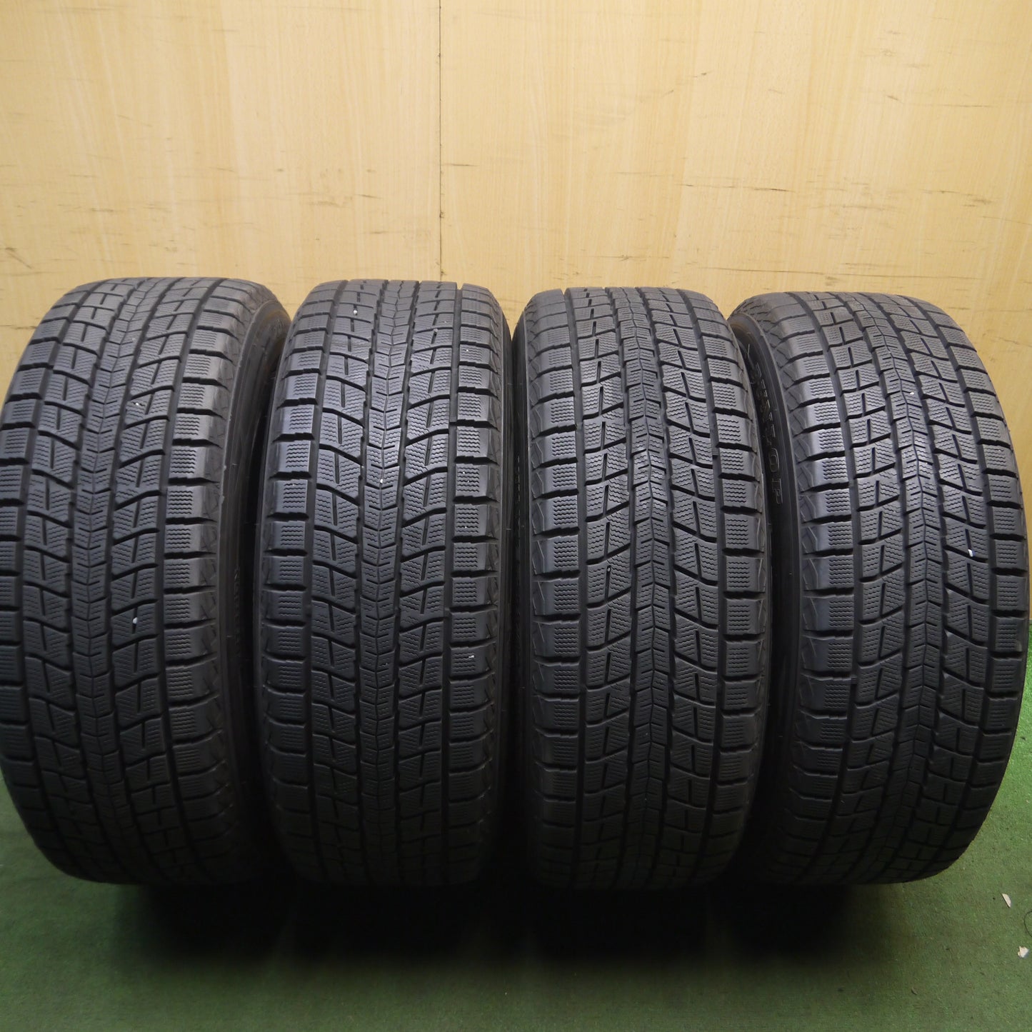 *送料無料*バリ溝！キレイ！9.5分★スタッドレス 235/55R18 ダンロップ ウインターマックス SJ8 DORFREN ドルフレン 18インチ PCD114.3/5H★4011208Hス