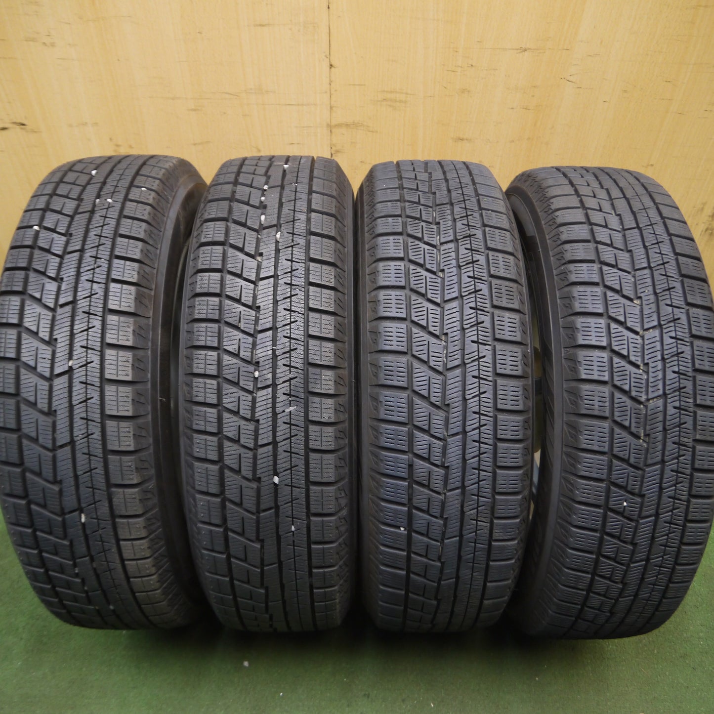 *送料無料*バリ溝！22年！キレイ！ほぼ10分★スタッドレス 175/65R15 ヨコハマ アイスガード iG60 ravrion ラブリオン PCD100/4H★3102302Hス