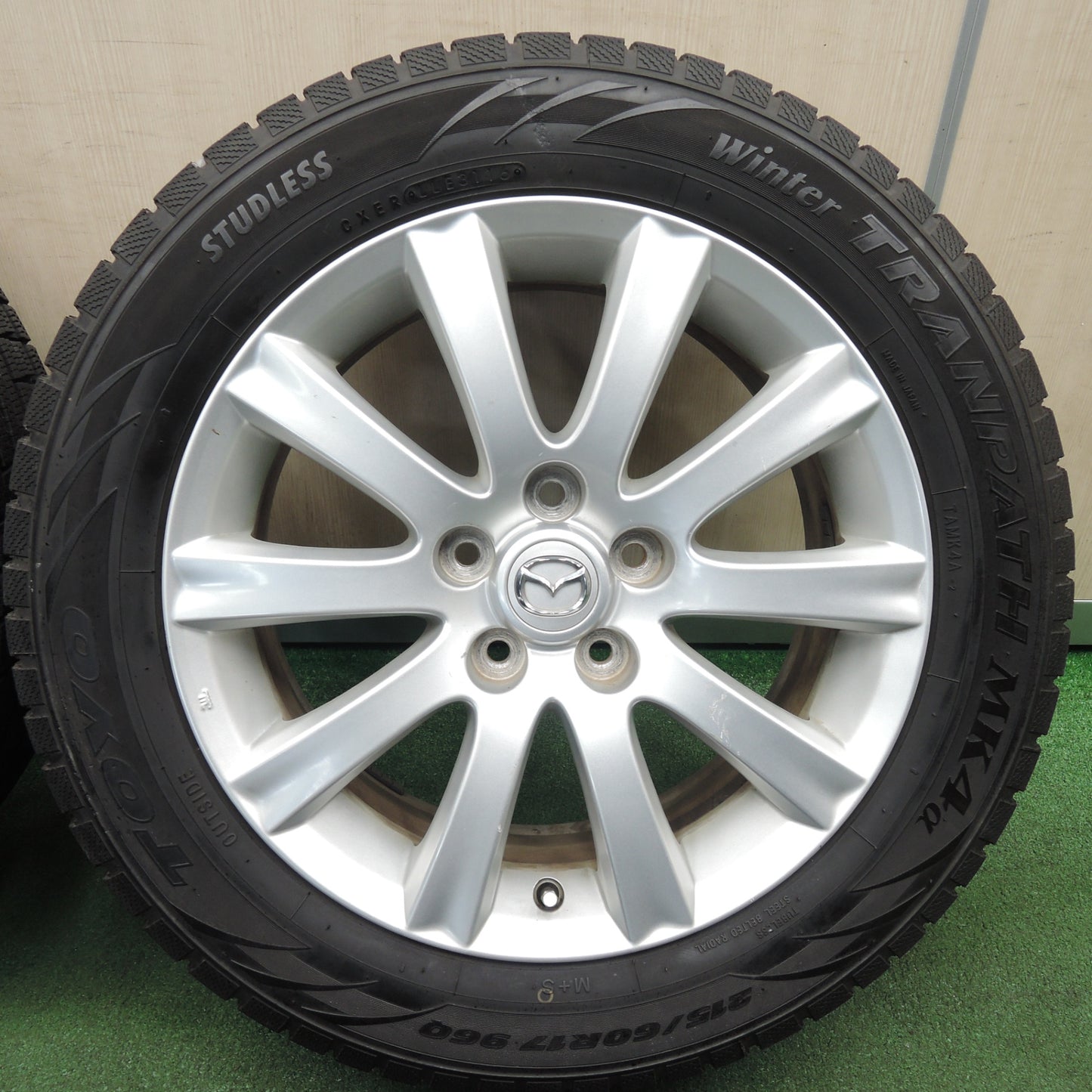 *送料無料* バリ溝！9.5分★マツダ MPV 純正 215/60R17 スタッドレス トーヨー ウインター トランパス MK4α 17インチ PCD114.3/5H★4030103TNス