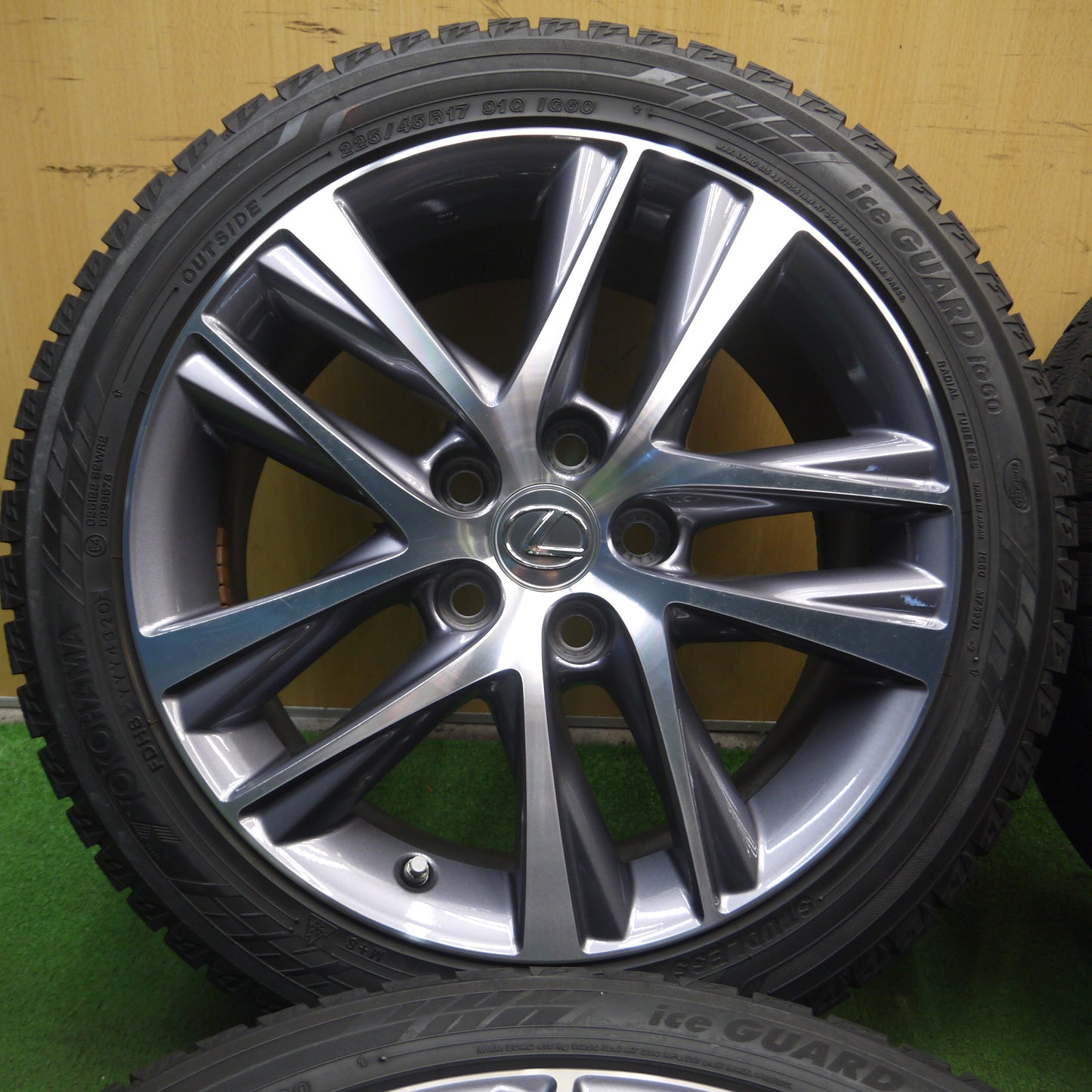 *送料無料*バリ溝！21年！ほぼ10分★レクサス IS300h バージョンL 純正 225/45R17 スタッドレス ヨコハマ アイスガード iG70 PCD114.3/5H★3112501KAス